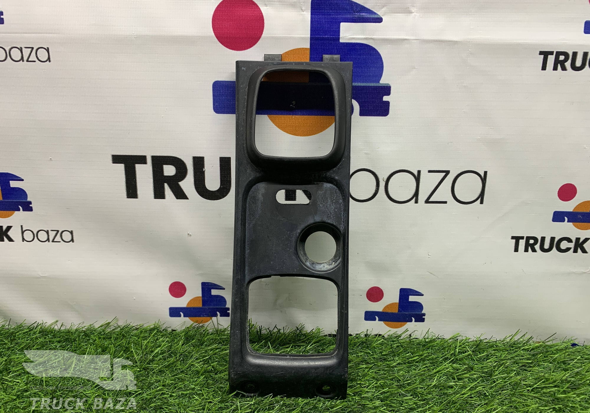 1443277 Накладка торпедо