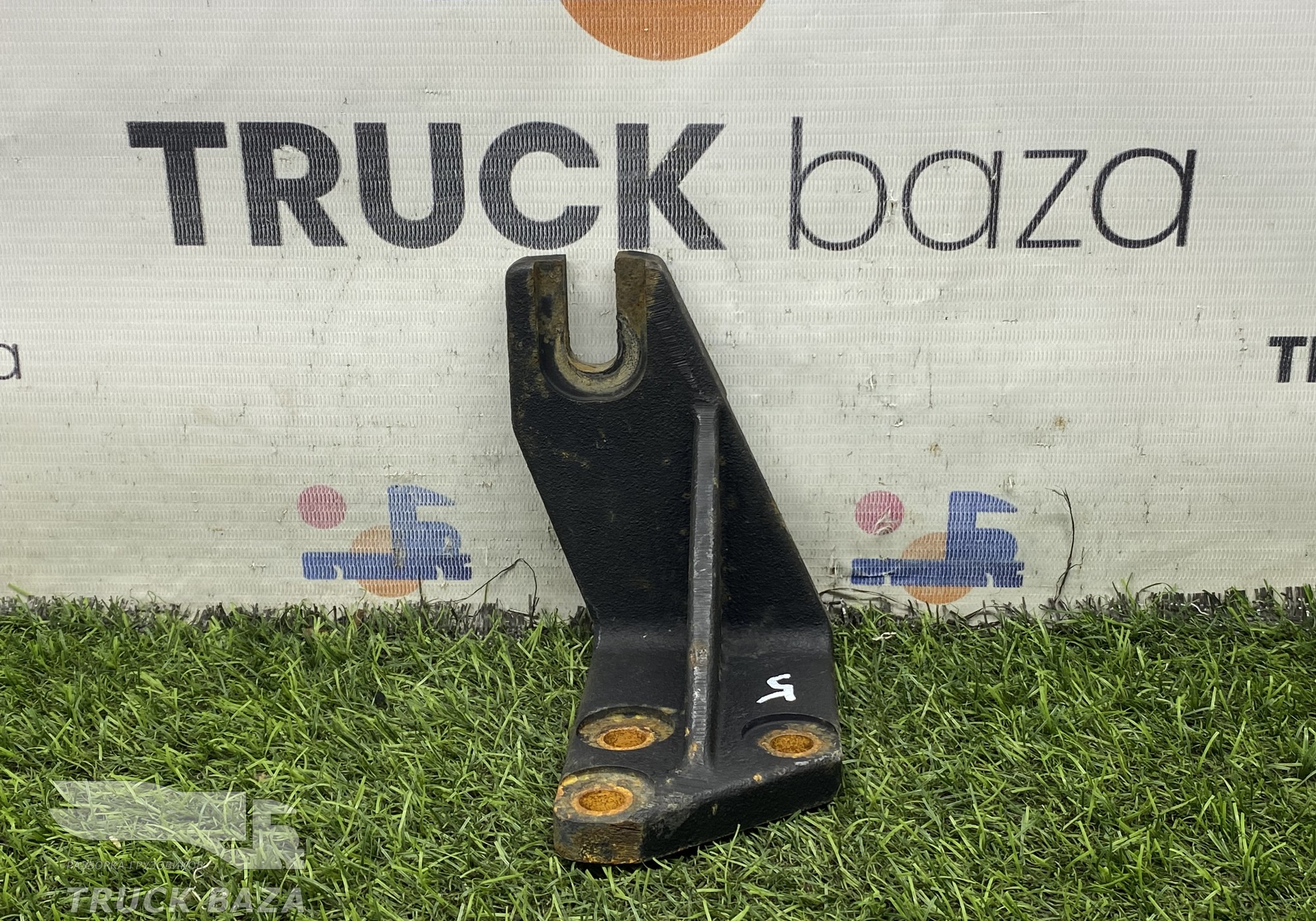 5490100117305 Кронштейн опоры КПП левый для КАМАЗ 5490 (с 2013)