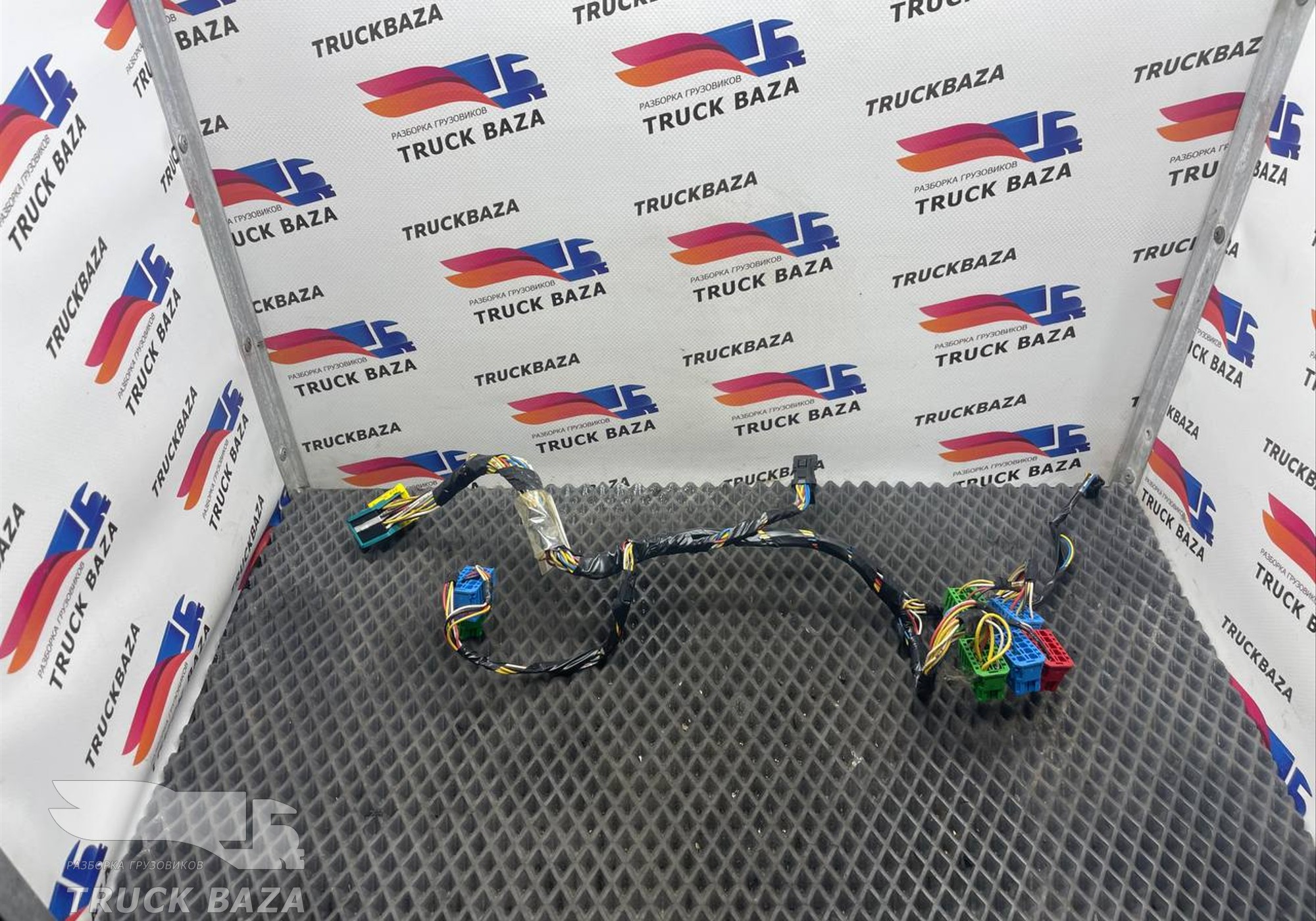 1900912 Проводка кабины для Daf XF106 (с 2012)