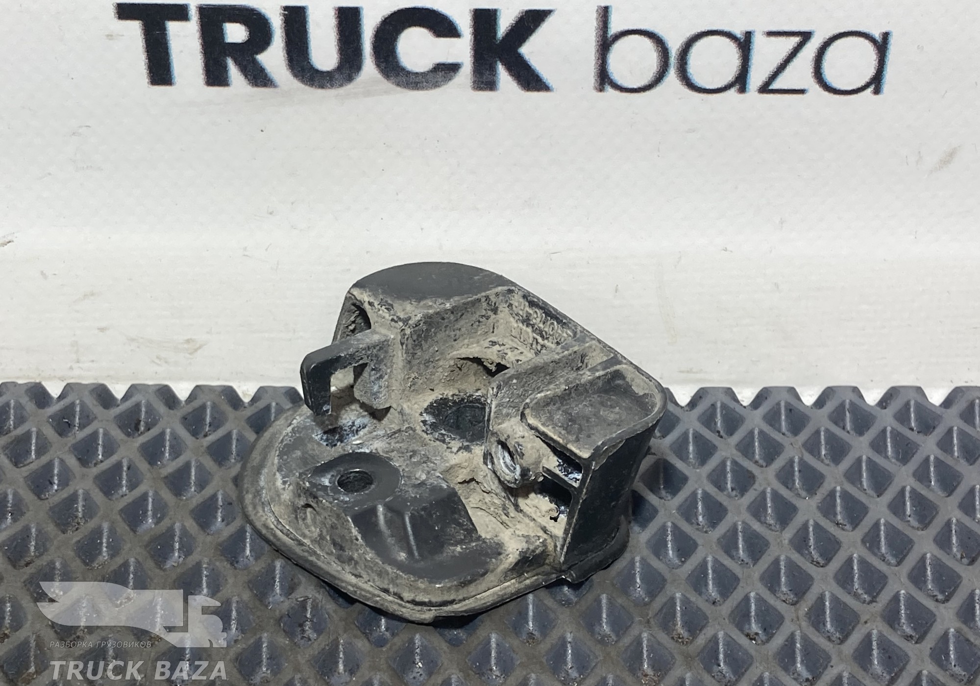 1440778 Кронштейн зеркала правый для Scania 4-series R (с 1995 по 2007)