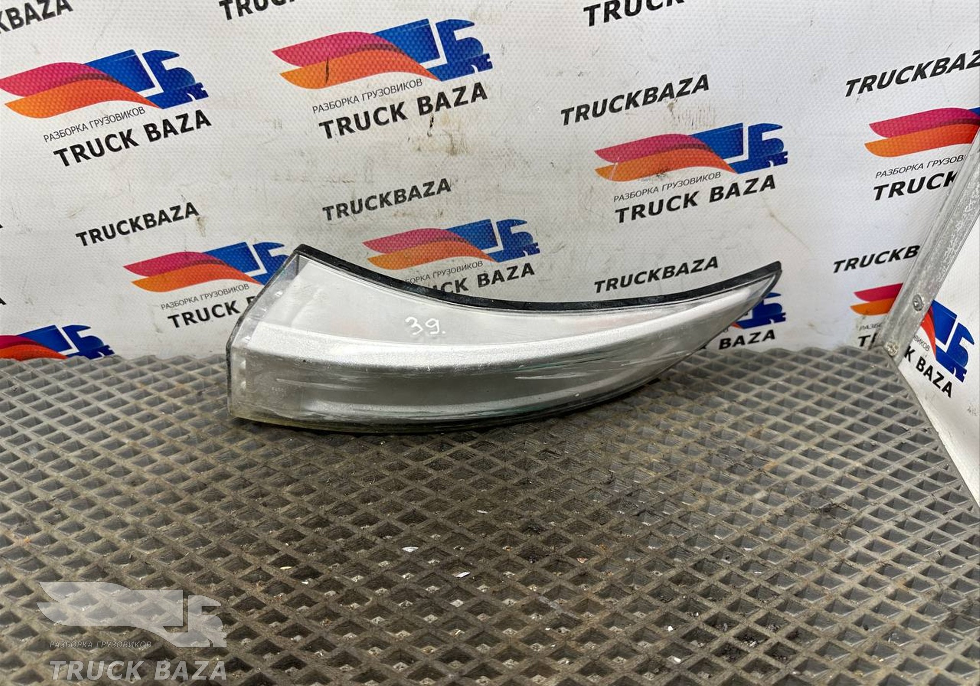 82151157 Указатель поворота левый для Volvo FH 4 (с 2012)