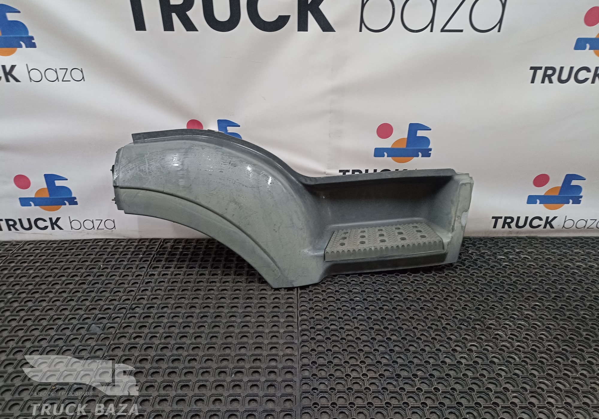 504047584 Корпус подножки правой для Iveco Eurotrakker