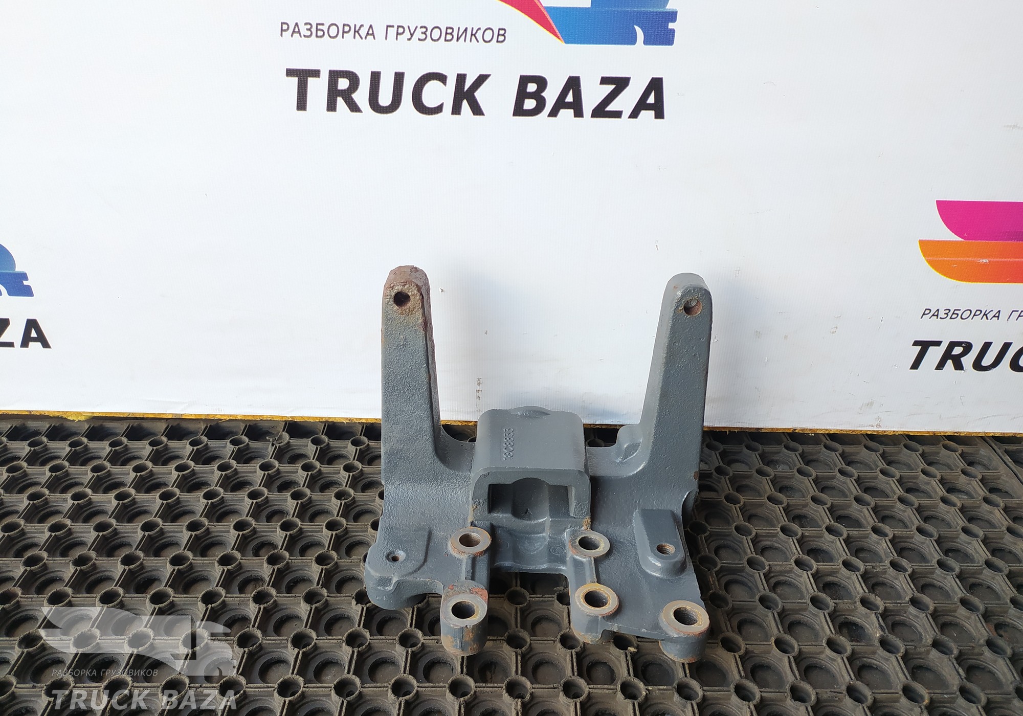 1808833 Кронштейн рамы правый для Daf CF II (с 2006 по 2013)