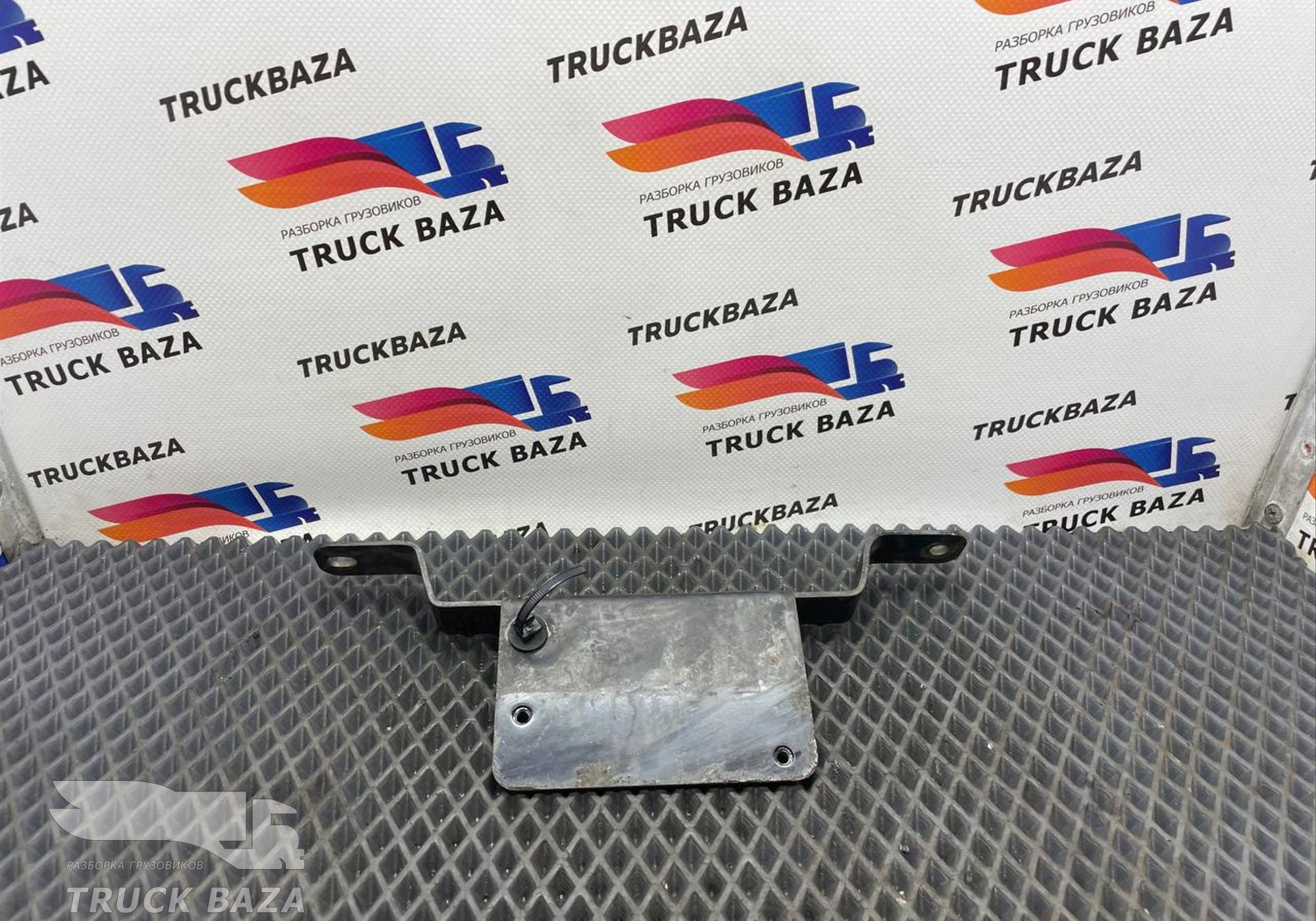 JC4614A206BAA Кронштейн проводки для Ford F-MAX (с 2018)