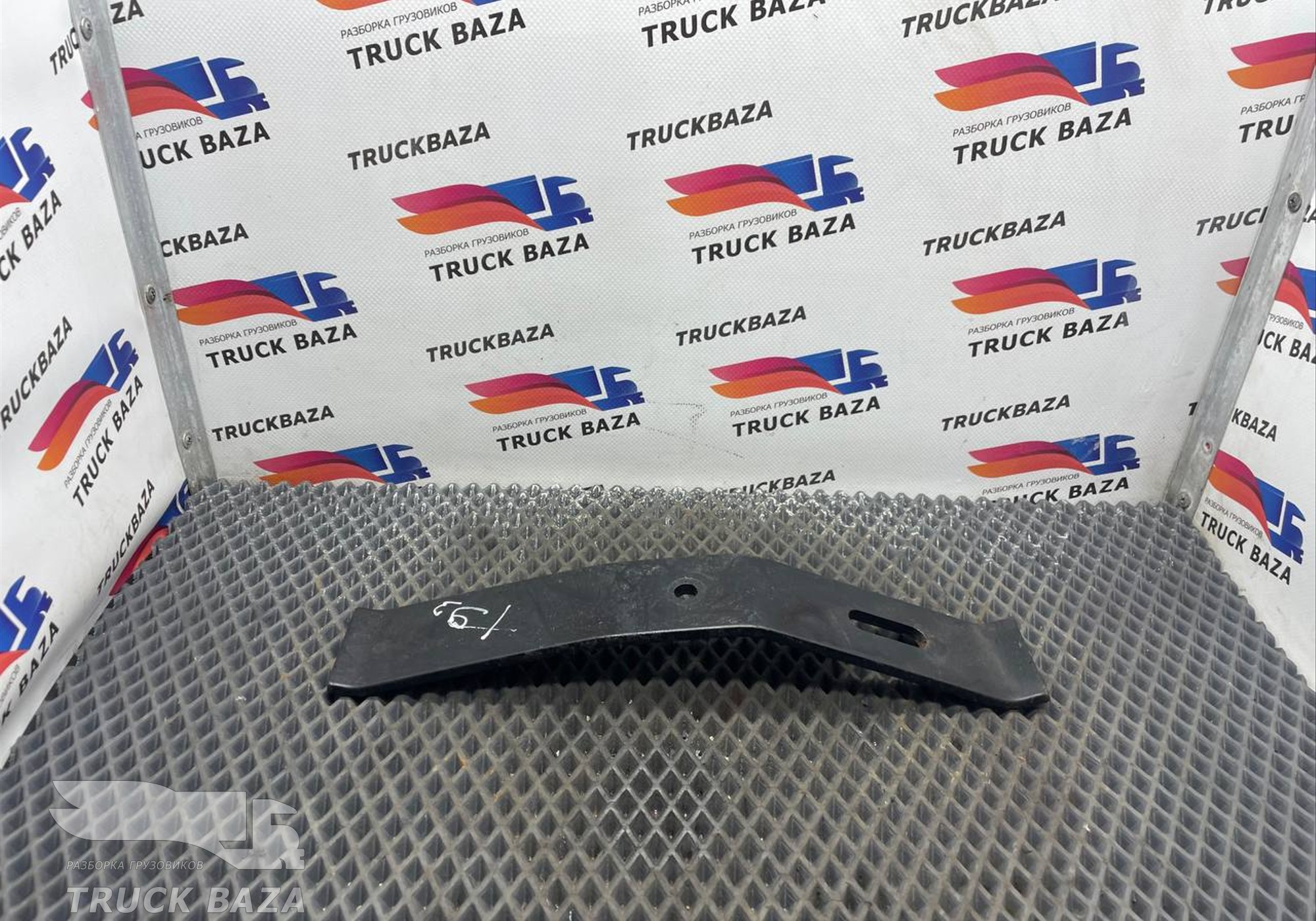 1850029 Кронштейн АКБ для Daf XF106 (с 2012)