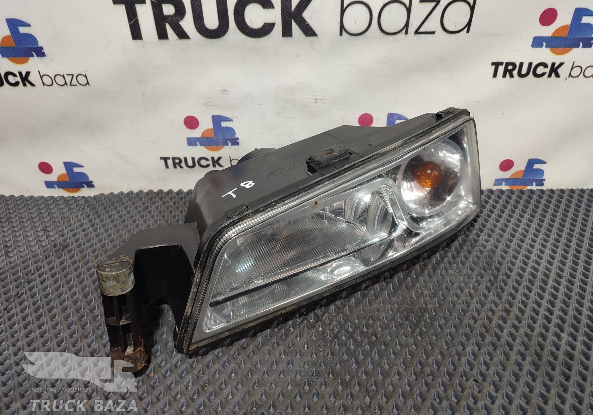 812W253206001 Фара противотуманная левая для Sinotruk Sitrak C7H