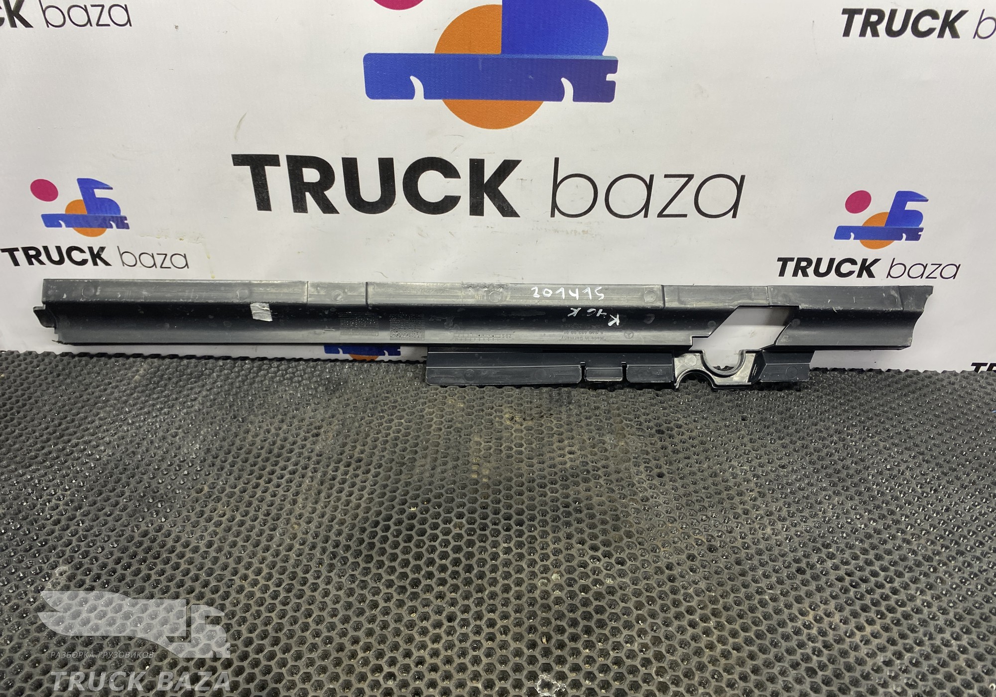 A9406920001 Накладка стойки левая для Mercedes-Benz Axor