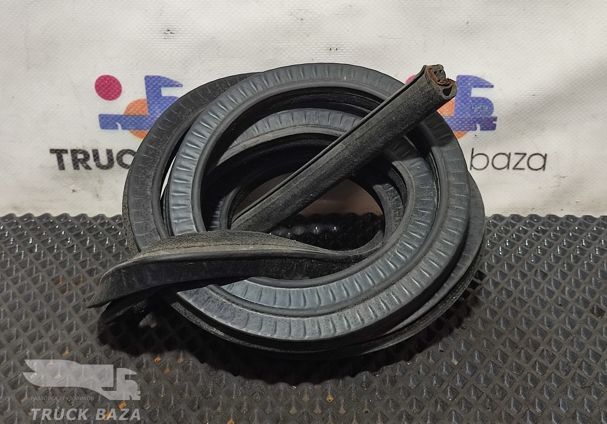 9607252666 Уплотнитель стекла двери для КАМАЗ