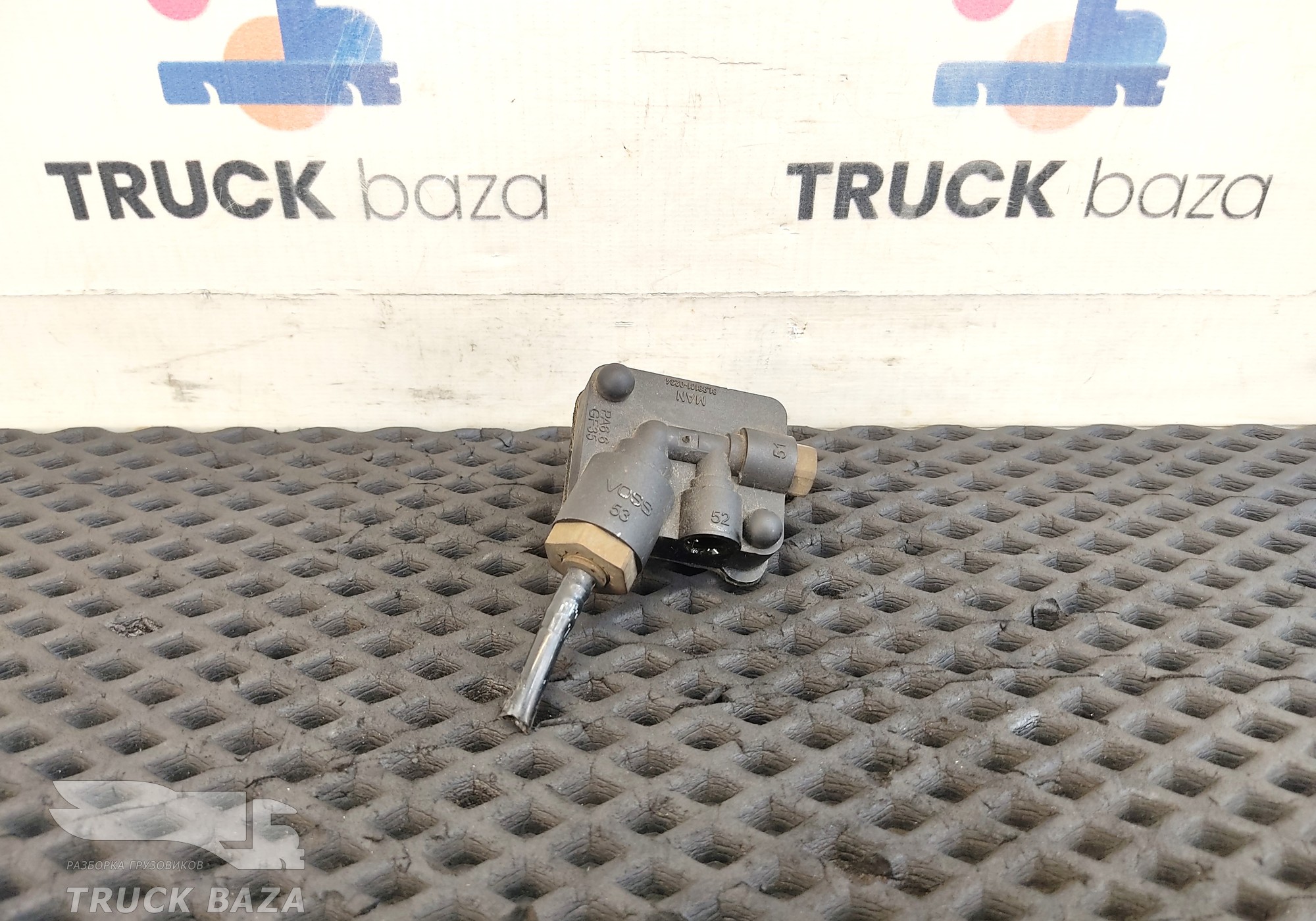 81981810234 Распределитель тормозных сил