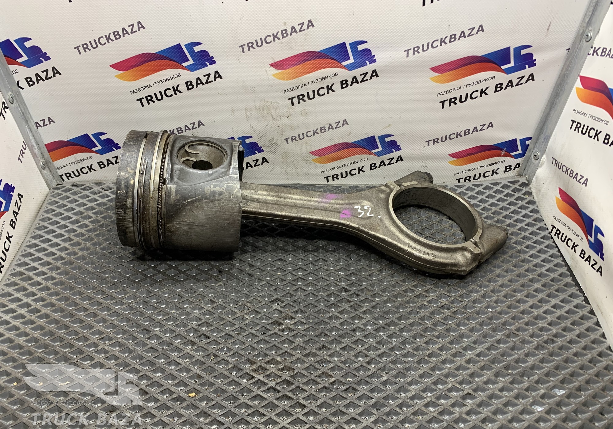 5410303737 Поршень с шатуном для Mercedes-Benz