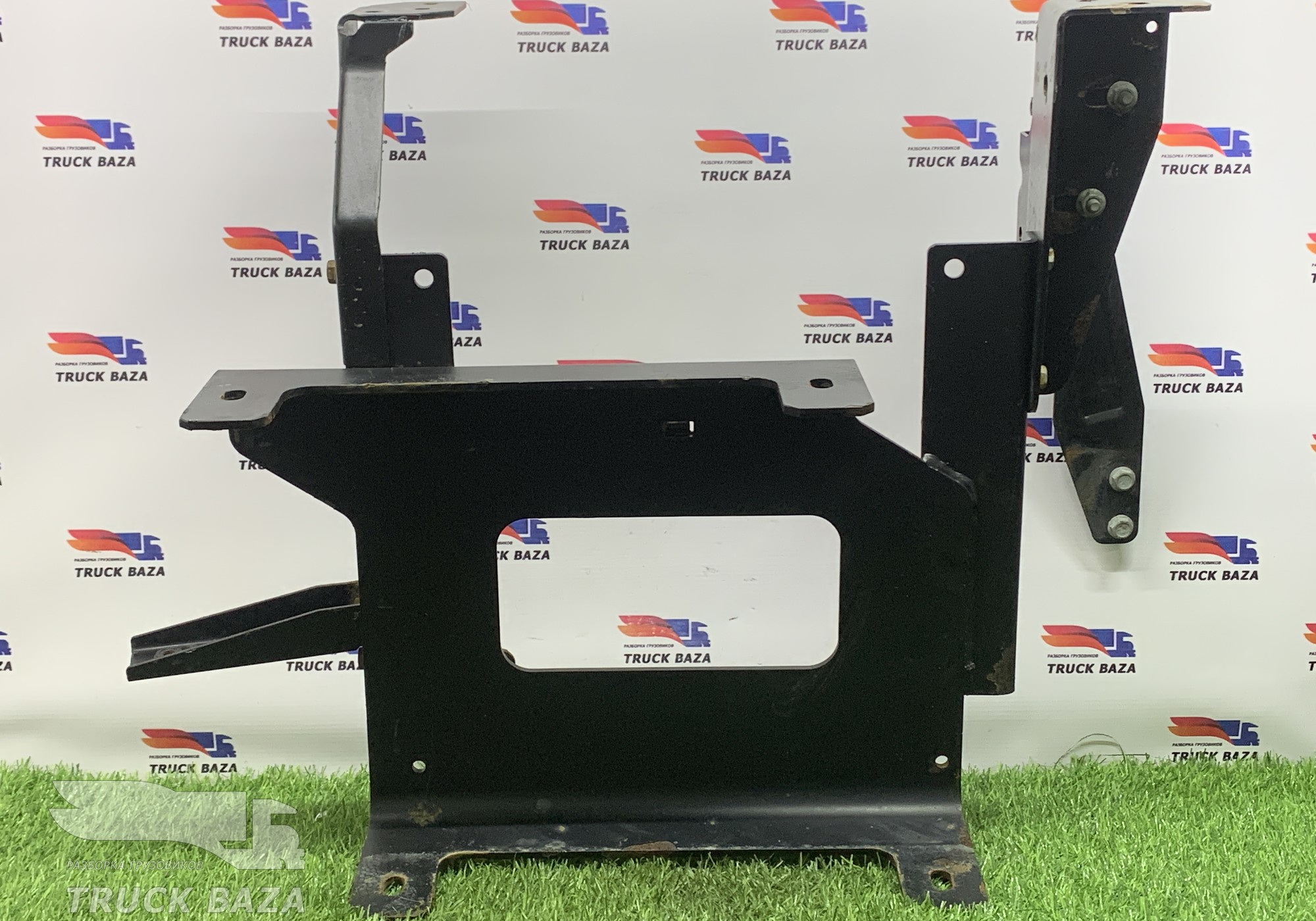 549018403512 Кронштейн крыла правый для КАМАЗ 54901