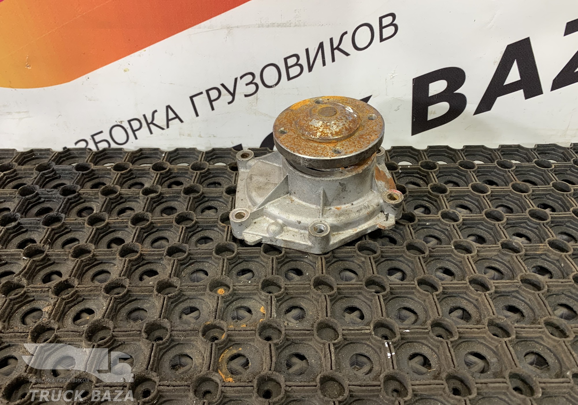 1510490 Насос водяной (помпа) для Scania 4-series