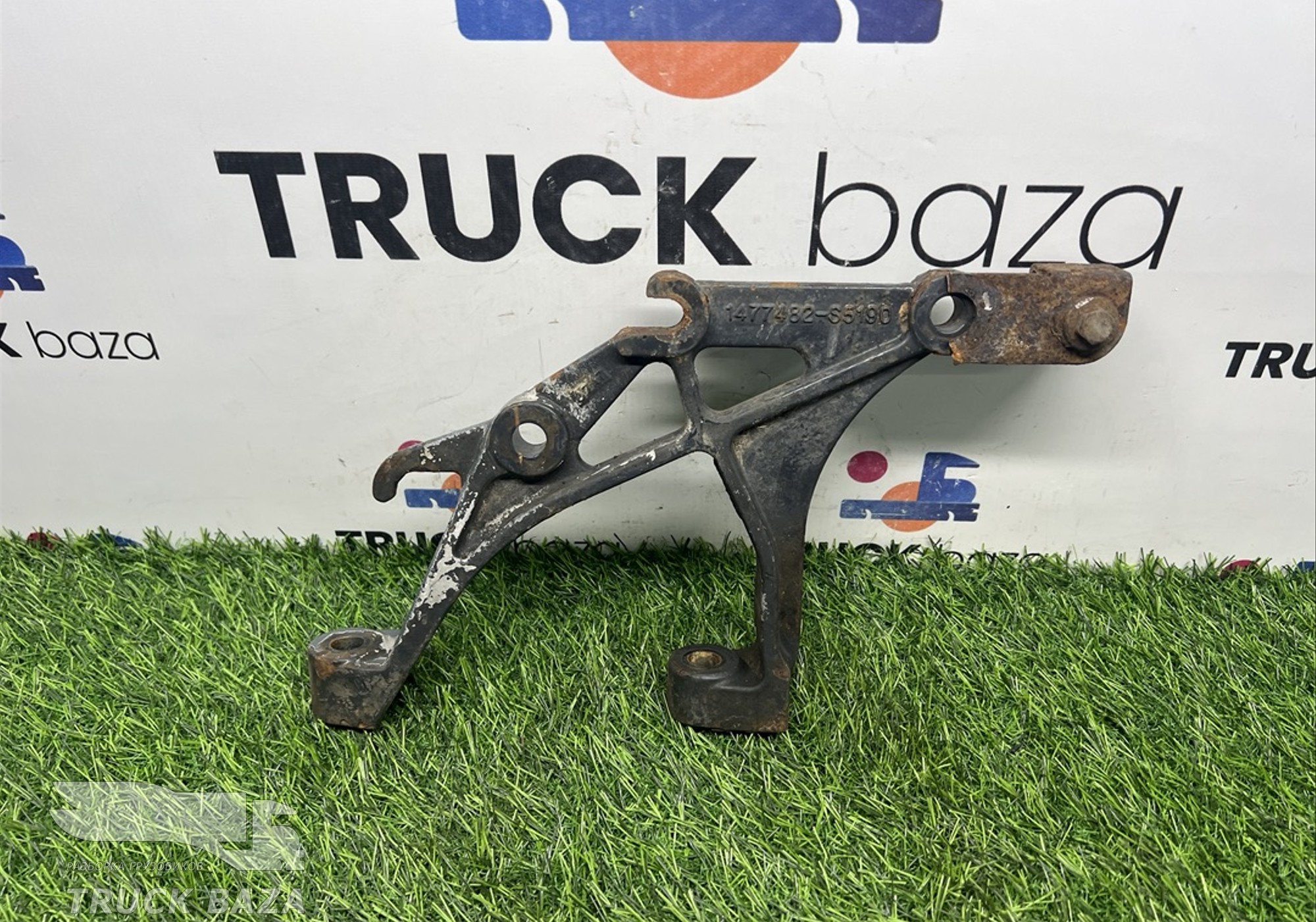 1477482 Кронштейн ящика АКБ