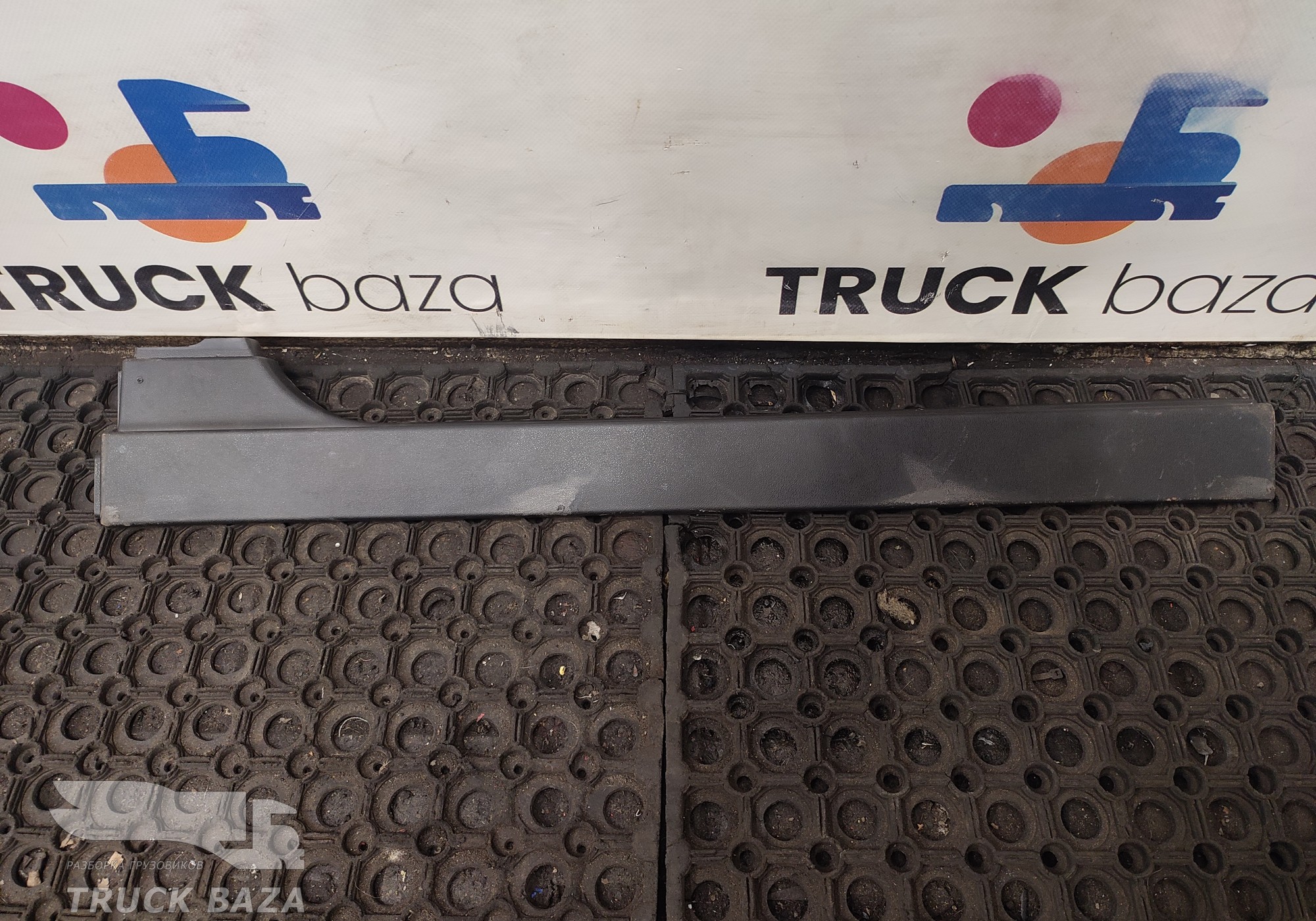 2656388 Панель стойки двери правая для Scania 6-series R (с 2016)