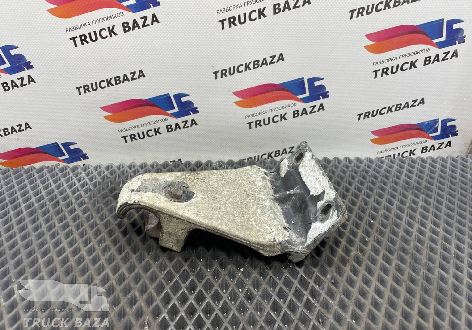 9417931014 Кронштейн спойлера кабины для Mercedes-Benz Actros MP3 (с 2008)