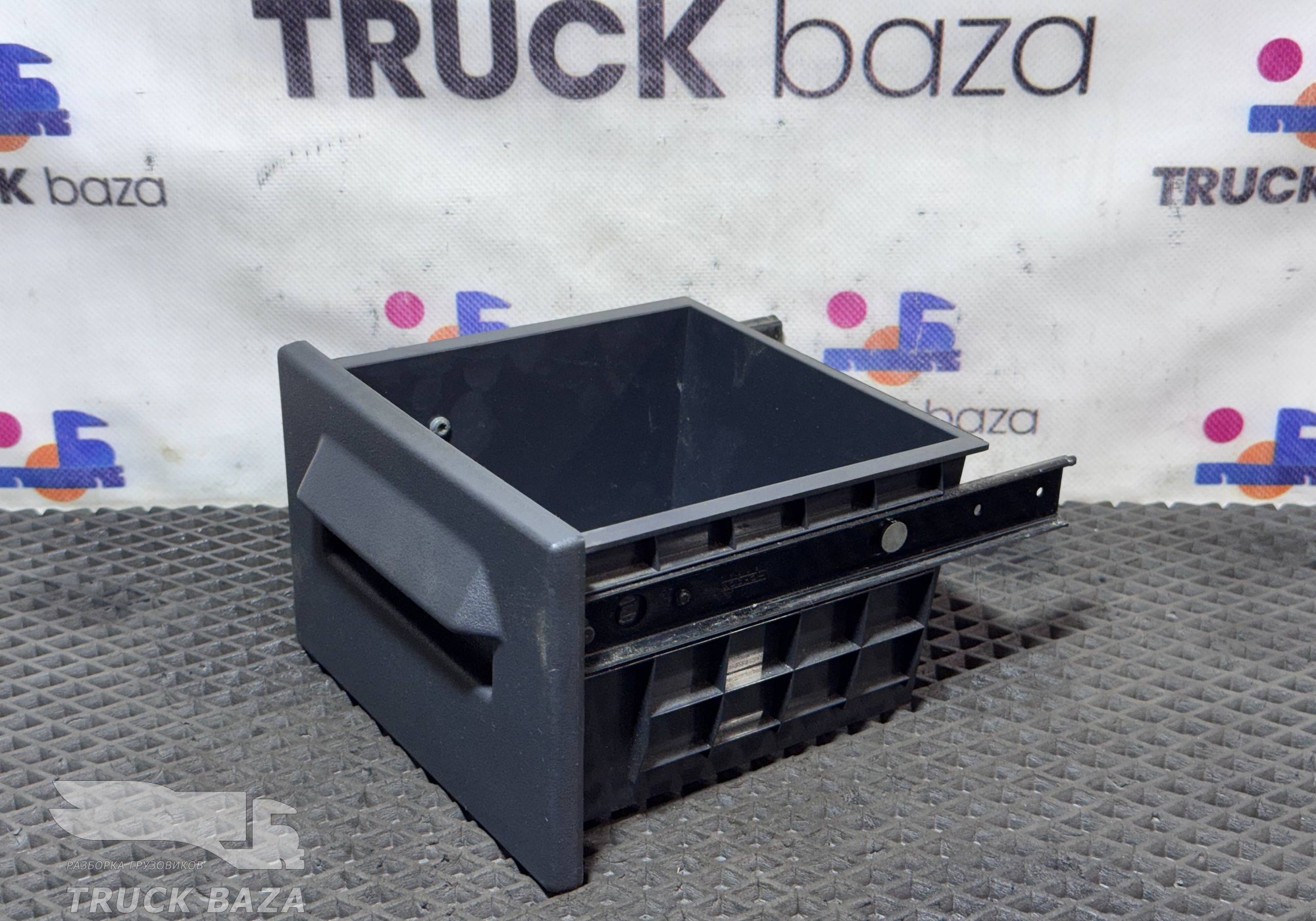 82257329 Бардачок панели для Renault T (с 2013)