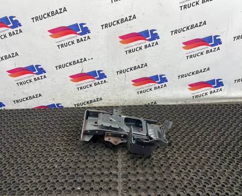 9305203733 Кронштейн левой подножки для Mercedes-Benz Actros MP3 (с 2008)