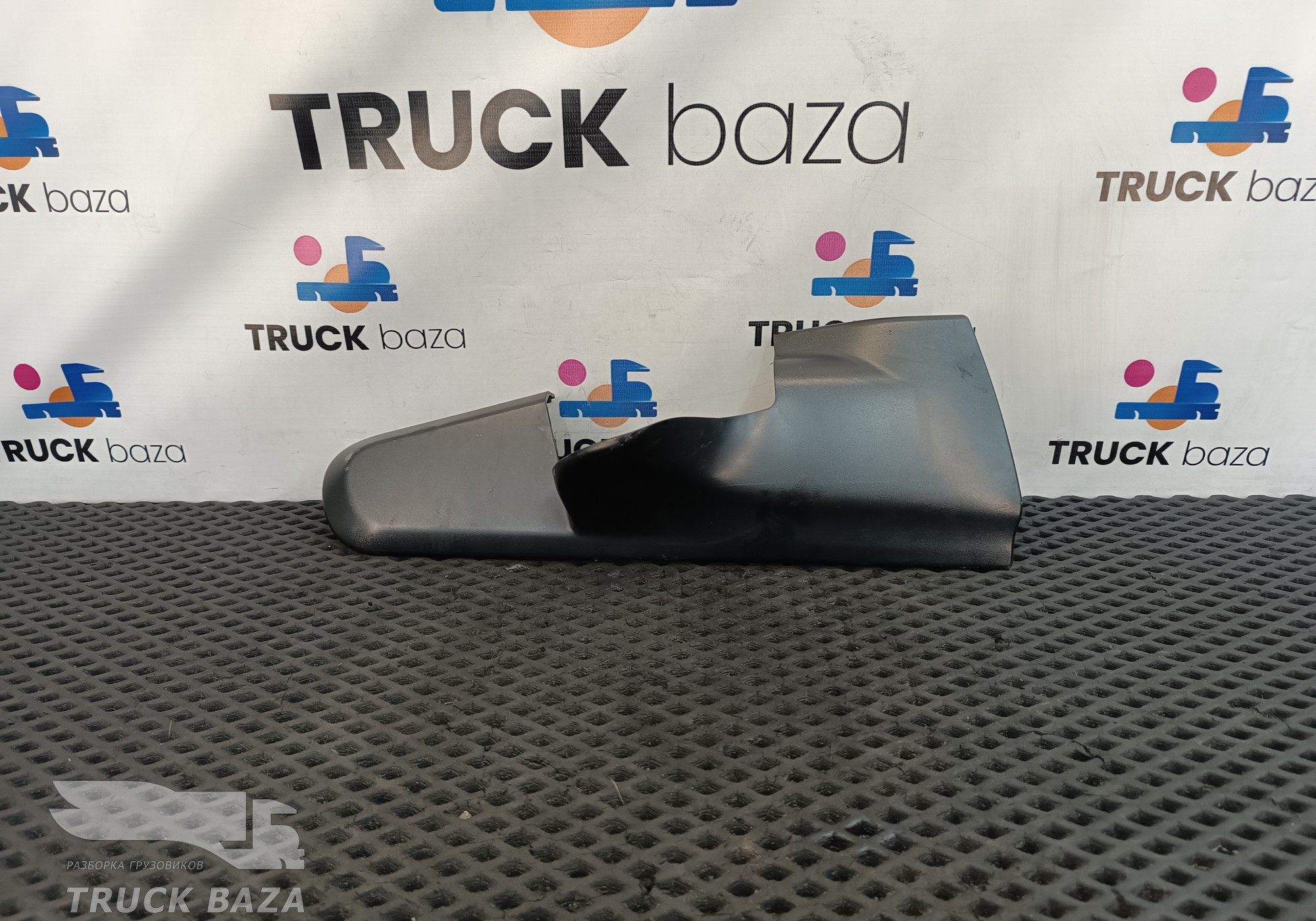 J4617C728 Накладка кронштейна зеркала правого для Ford F-MAX (с 2018)