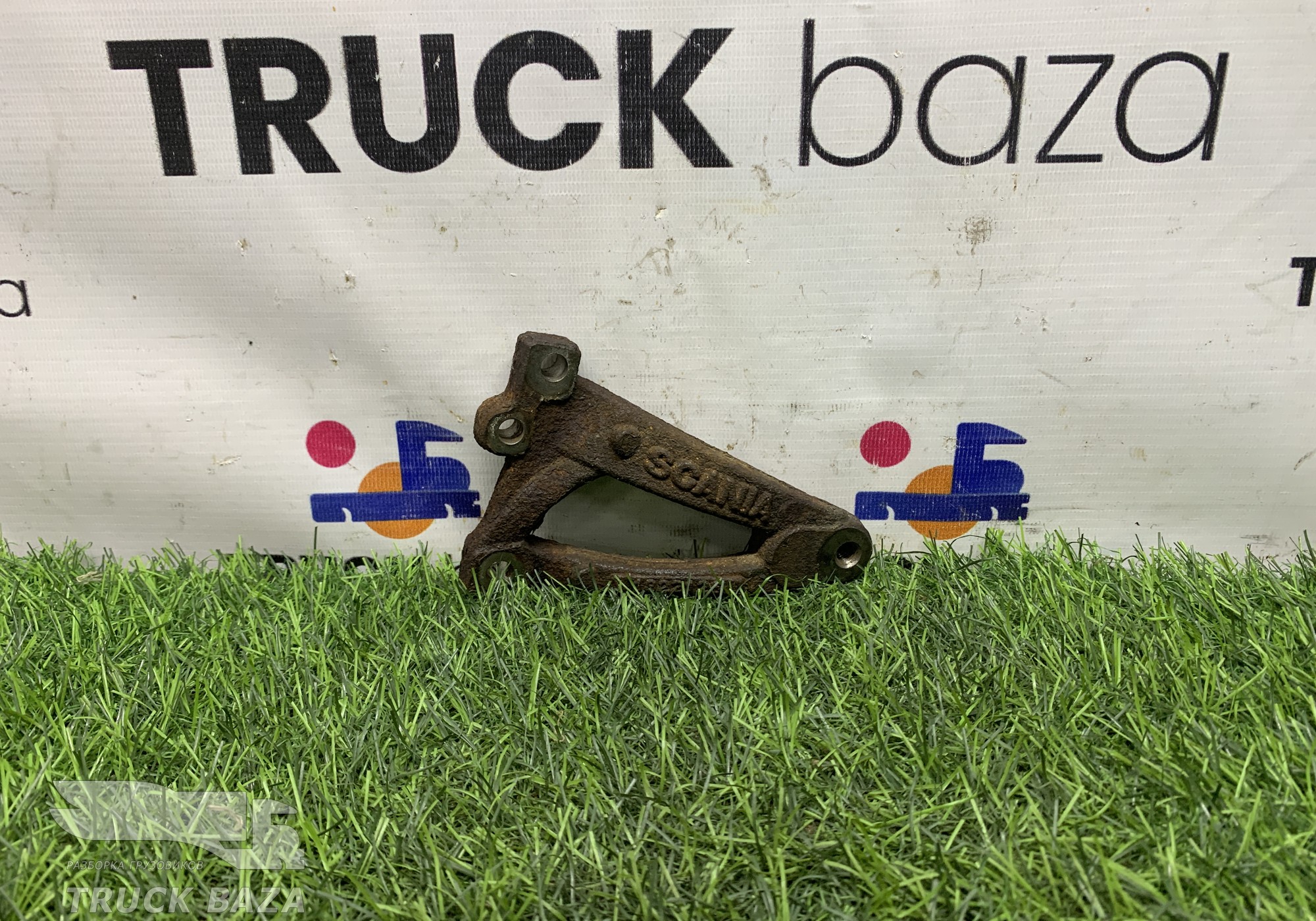 1822126 Кронштейн воздуховода турбины