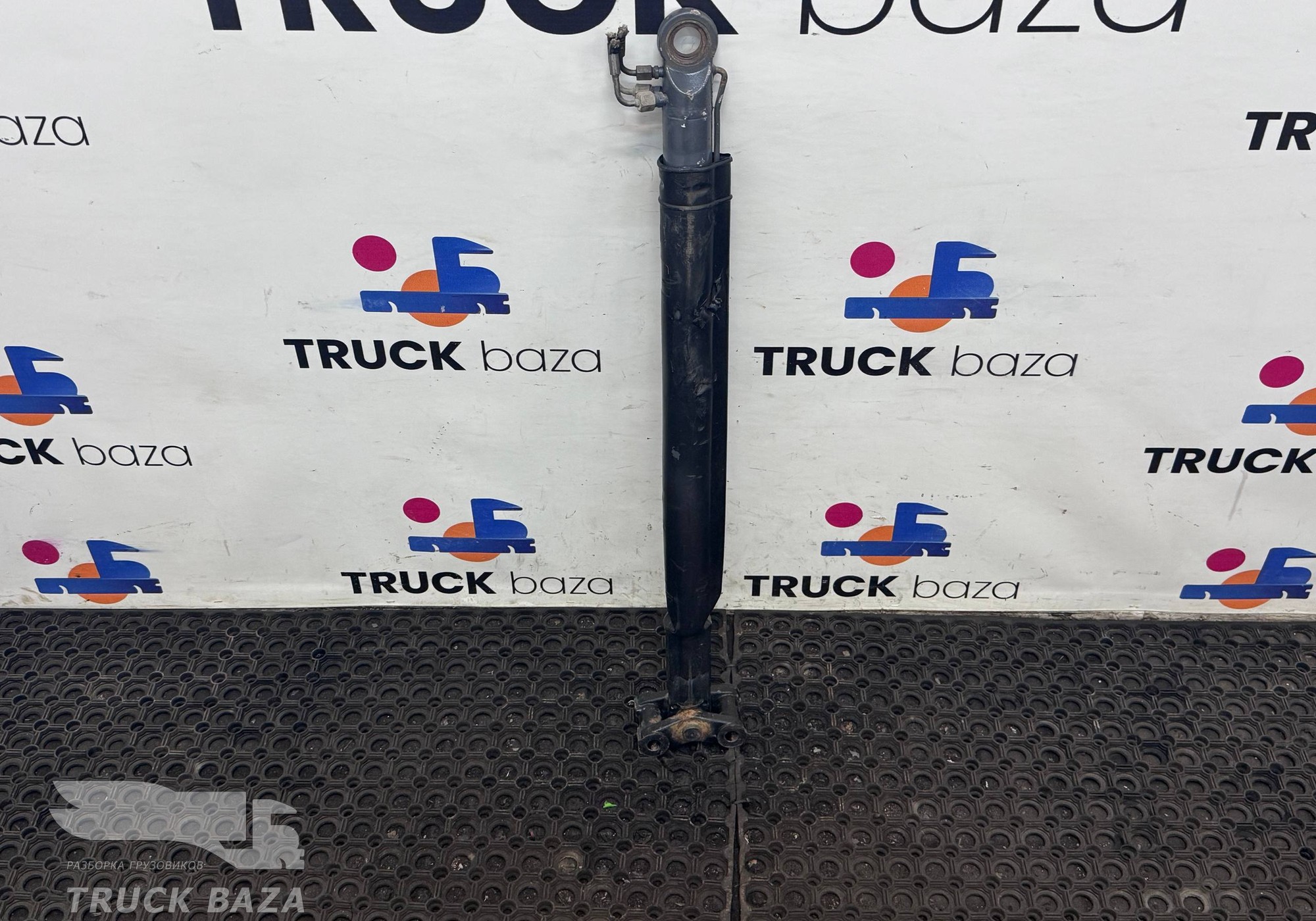 1285360 Цилиндр подъема кабины