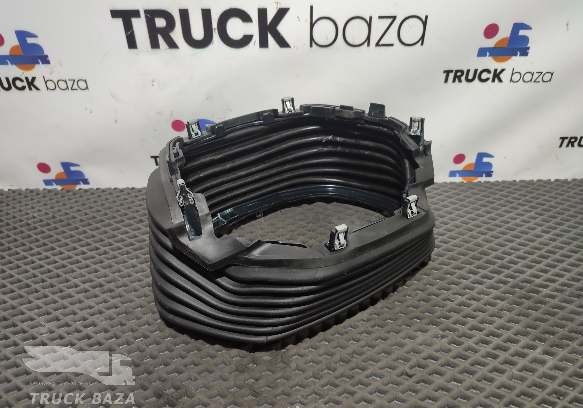 JC463C611APIA03 Кожух колонки рулевой для Ford F-MAX (с 2018)
