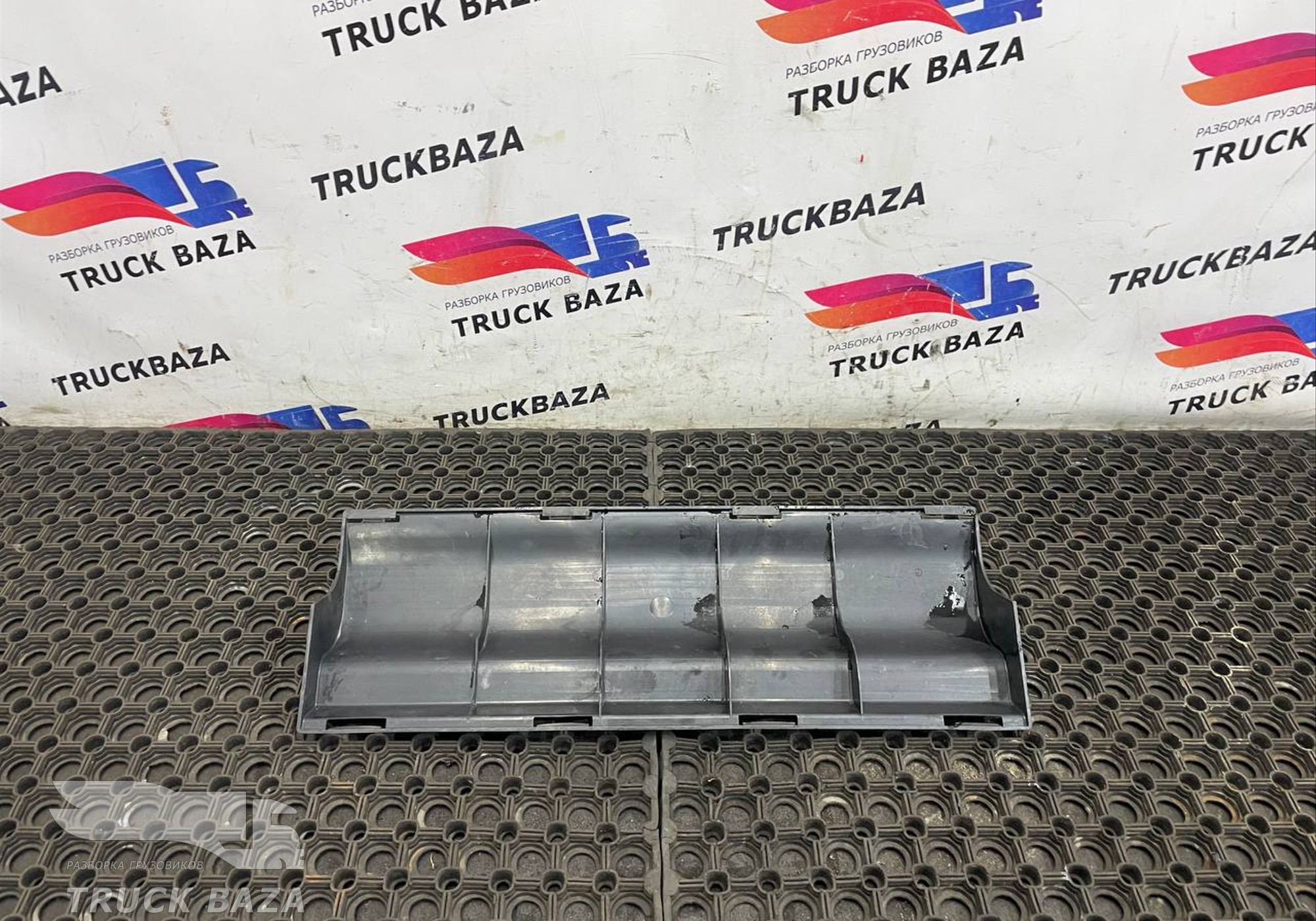 81517150411 Накладка на разъемы для Man TGX TG3 (с 2020)