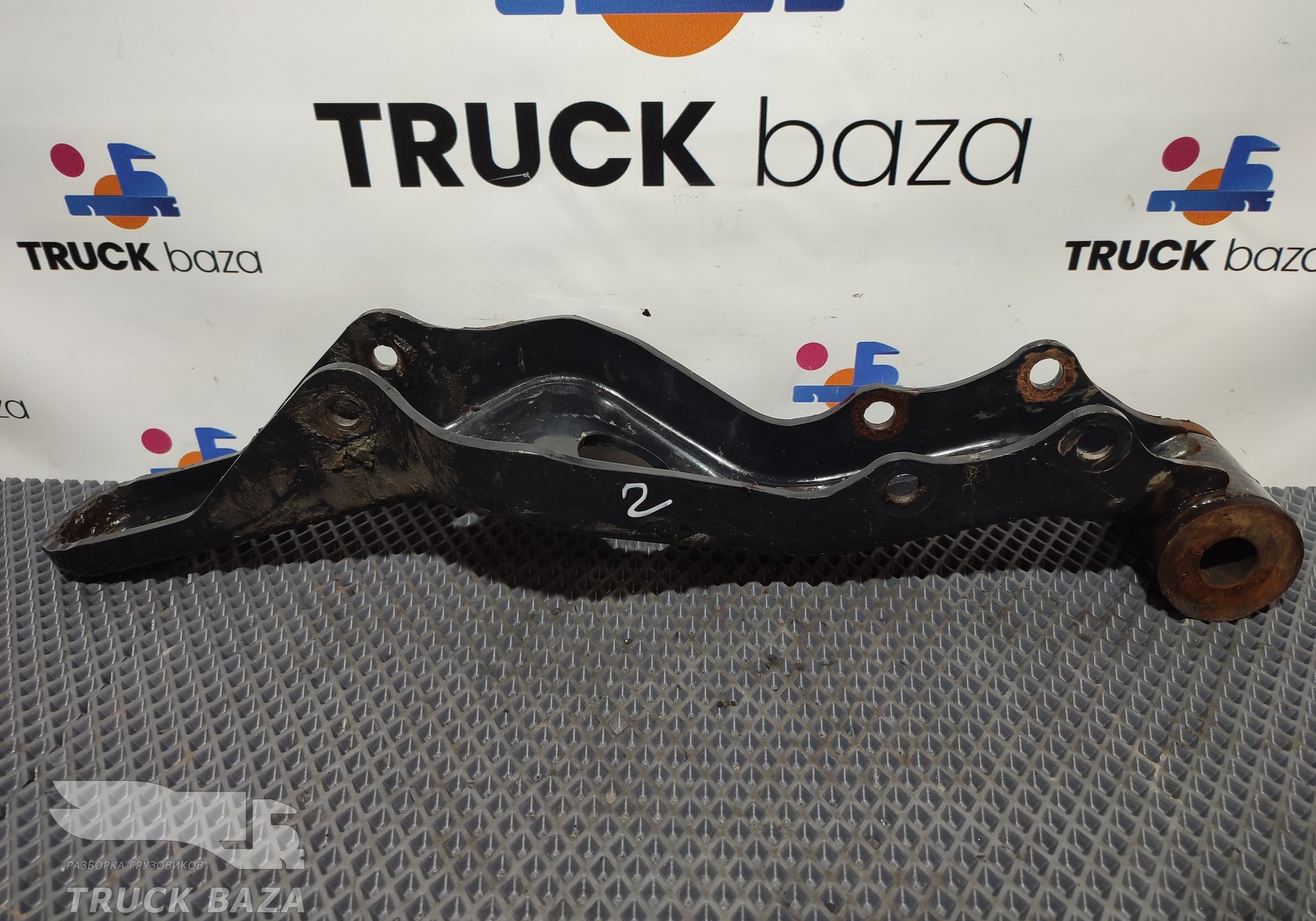 85417016001 Кронштейн замка кабины