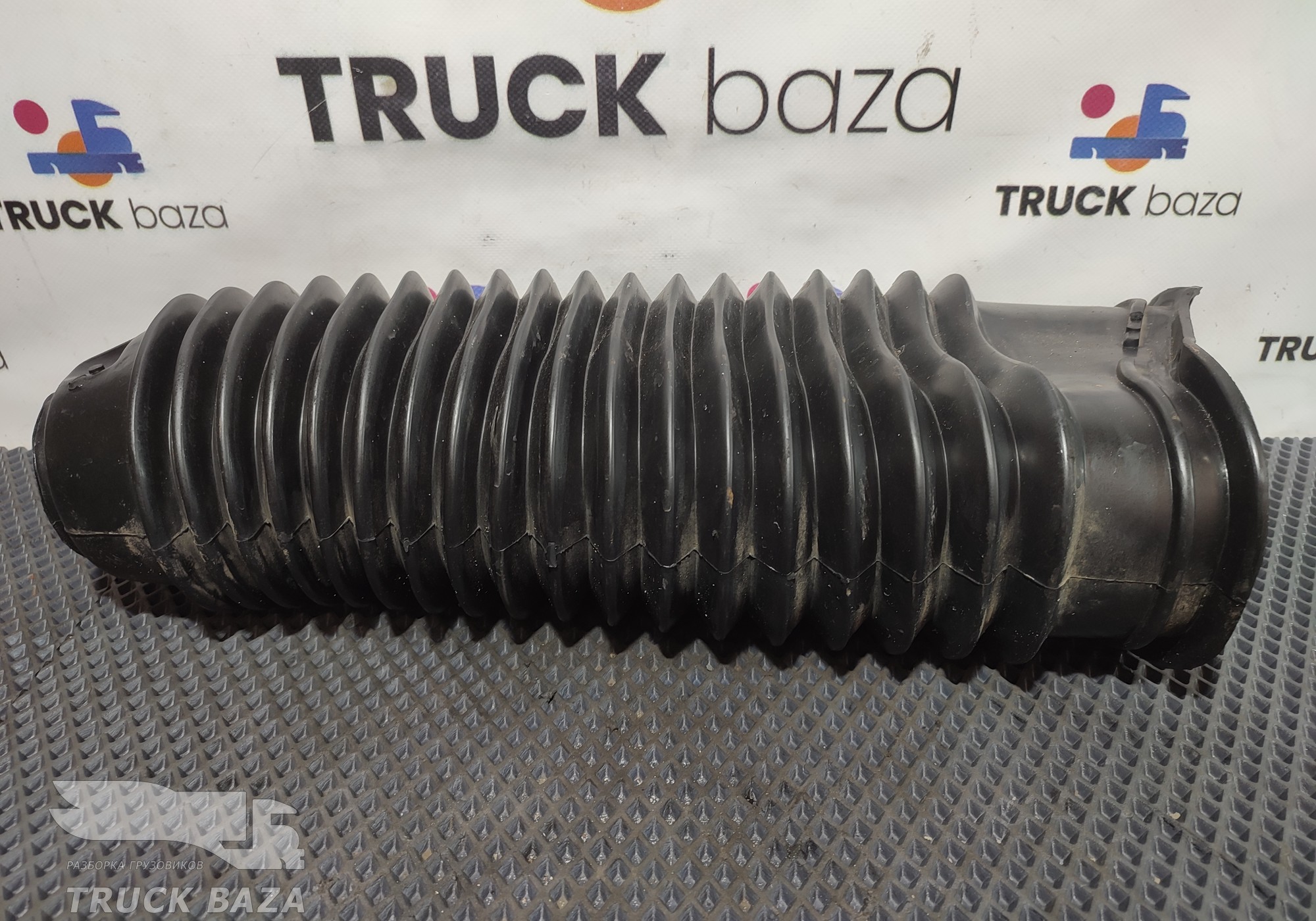 81964200525 Кожух рулевого кардана