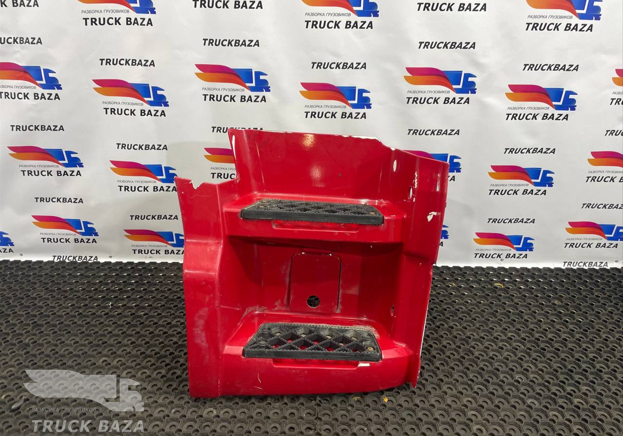 5490840510010 Корпус подножек правый для КАМАЗ 54901