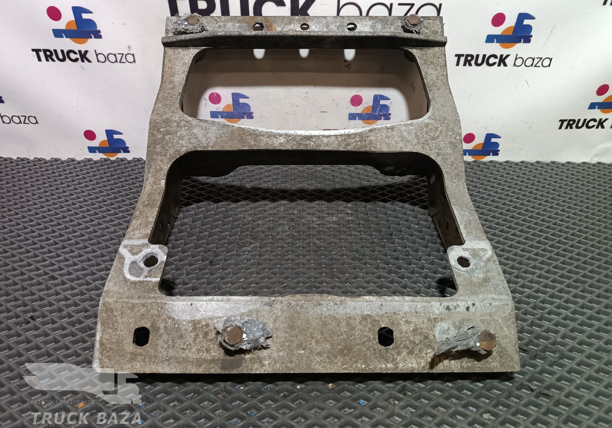 5010610723 Кронштейн подножки для Volvo