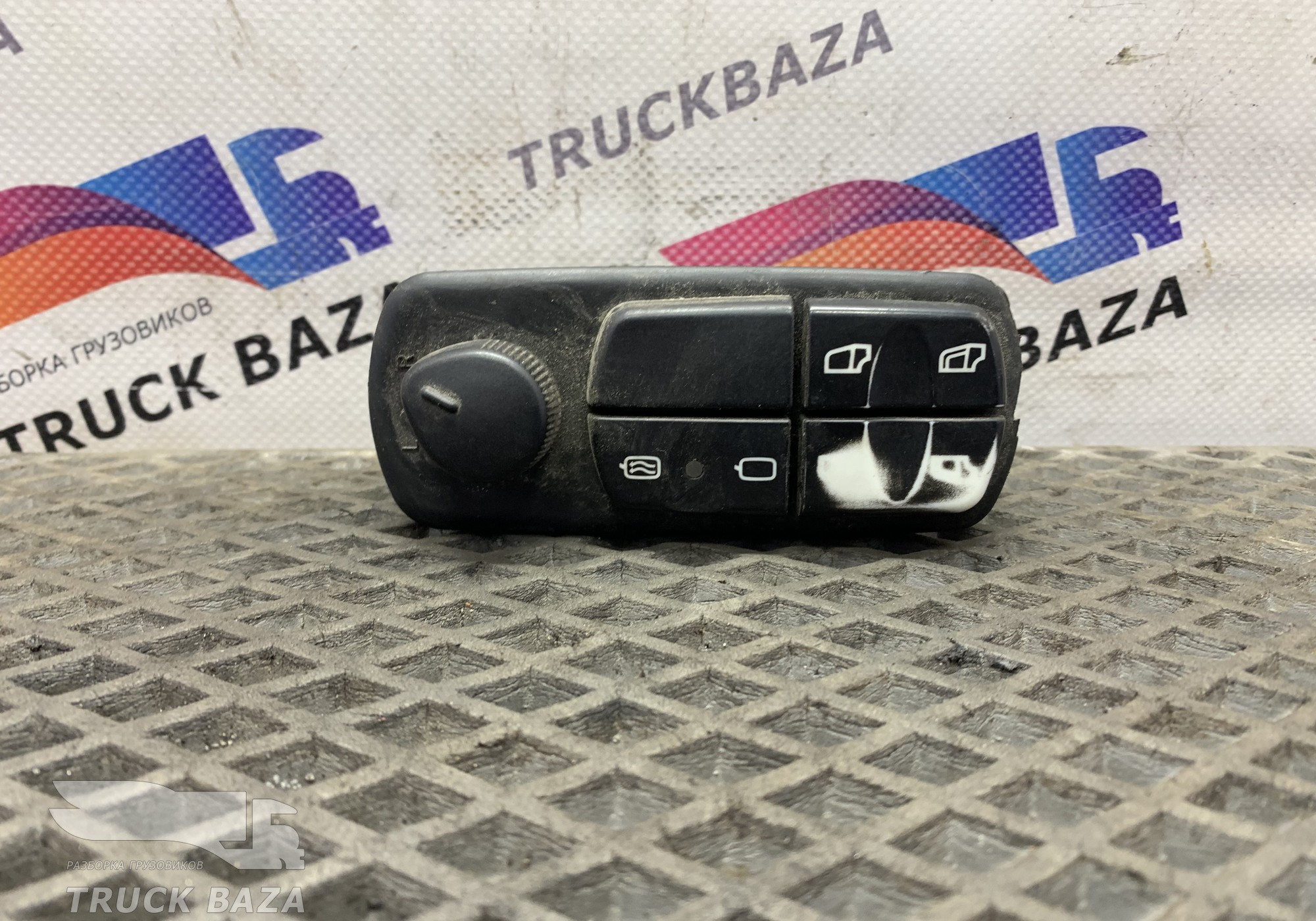 0045455113 Блок комфорта левый для Mercedes-Benz Axor I (с 2001 по 2004)
