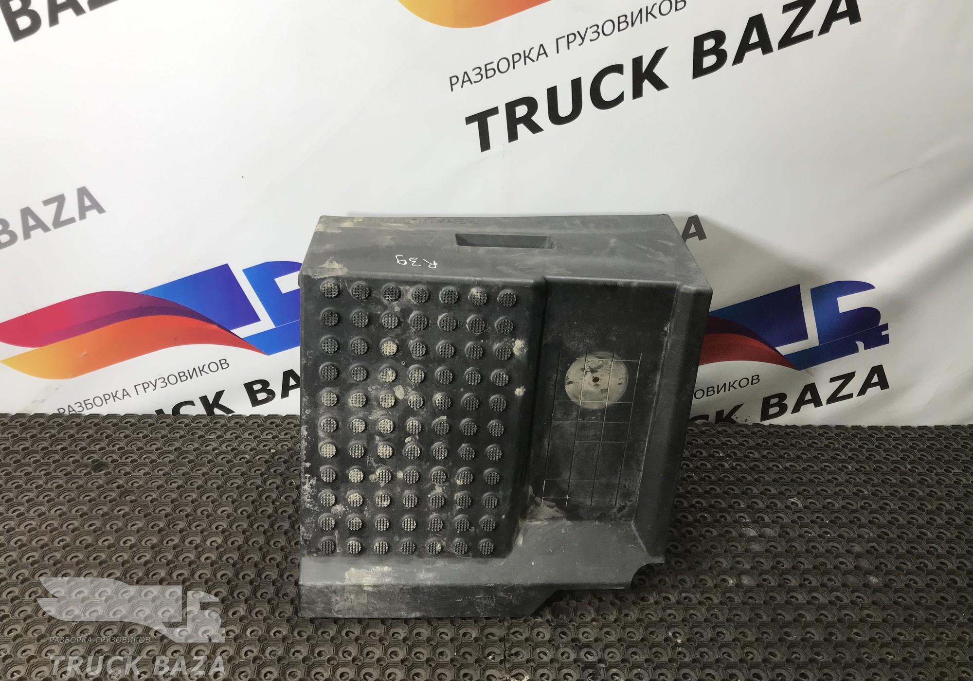 22078106 Крышка ящика АКБ для Renault T