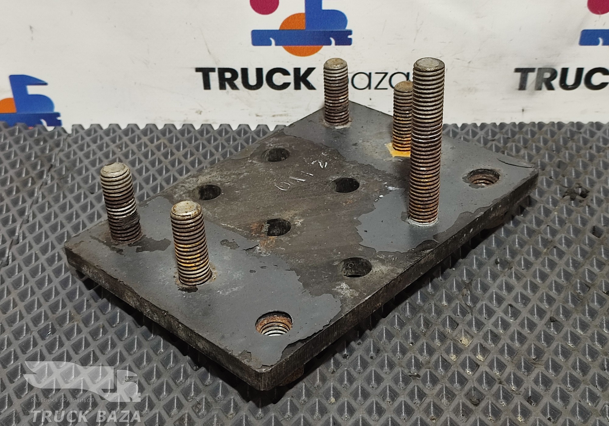 2361183 Кронштейн глушителя