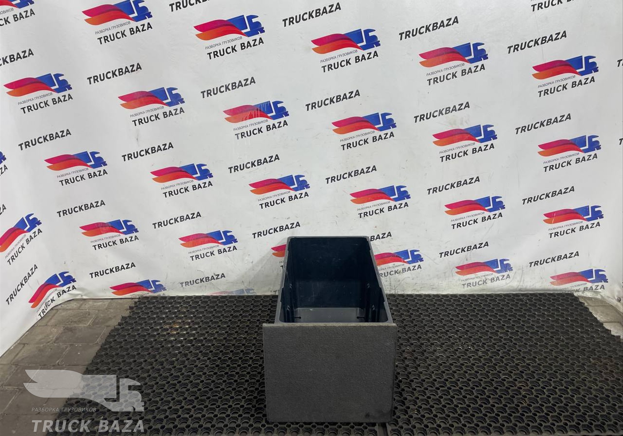 1660722 Ящик вещевой для Daf XF105 (с 2005)