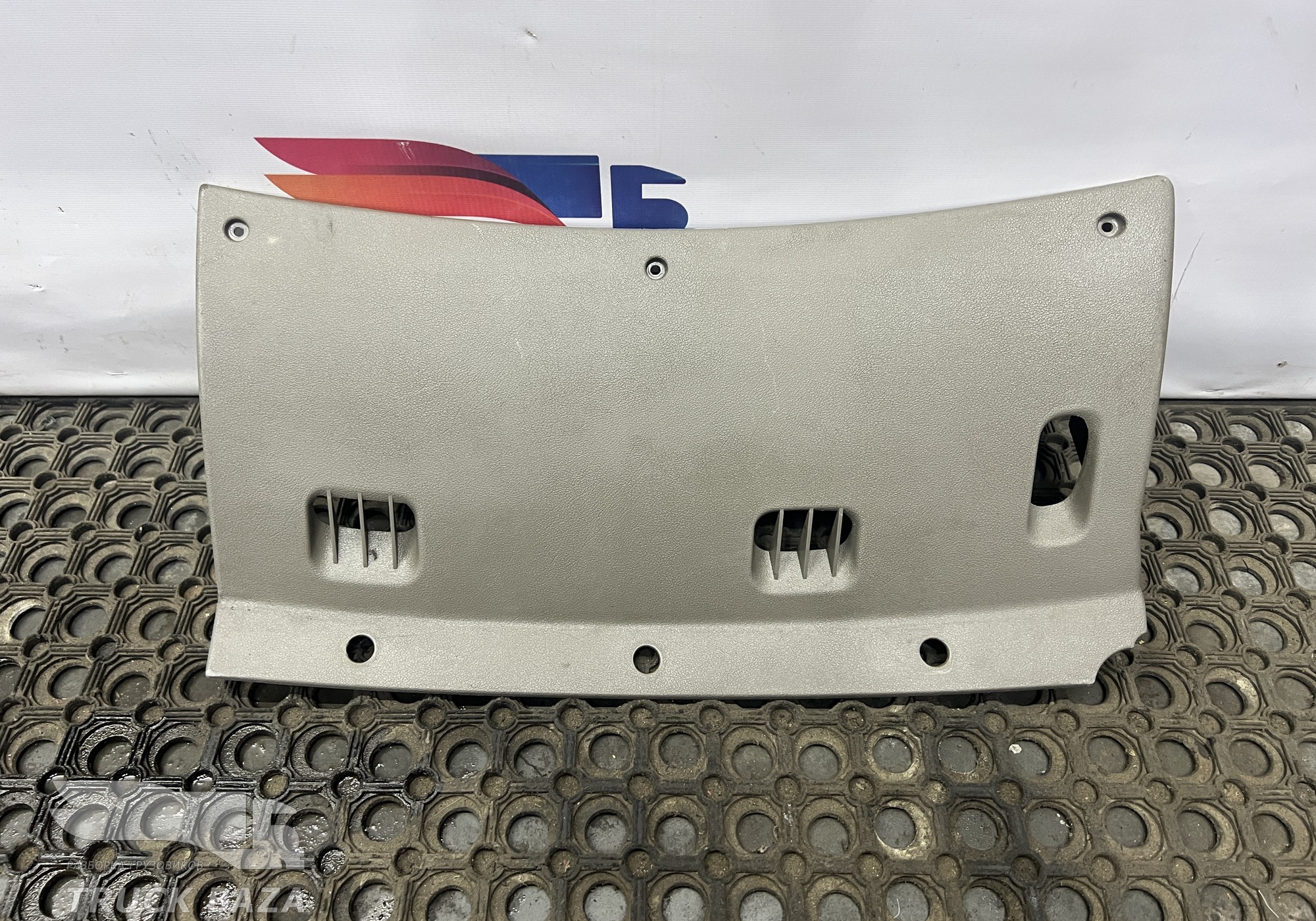 1652268 Накладка на торпедо