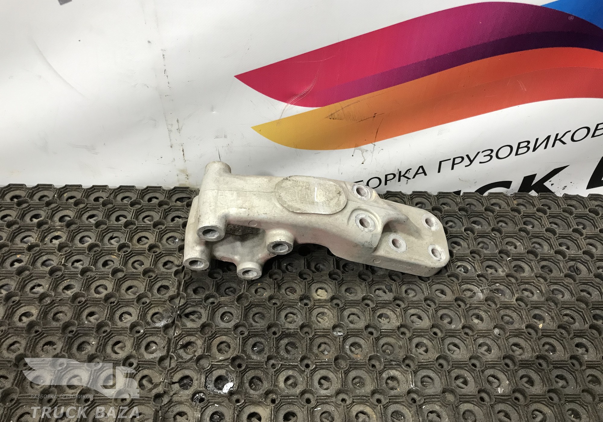 22383055 Кронштейн двигателя для Renault T