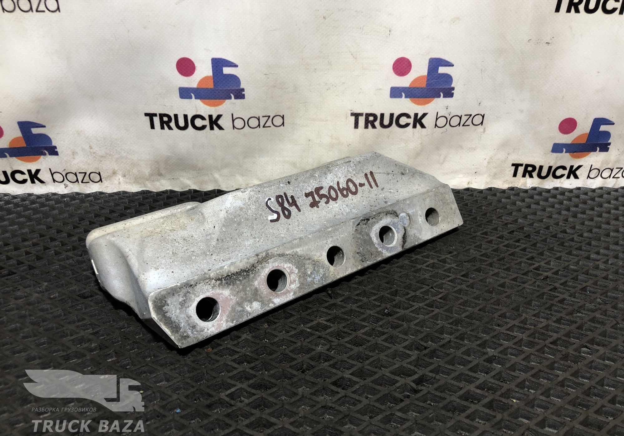 1787517 Кронштейн топливного бака для Scania 5-series G (с 2004 по 2016)