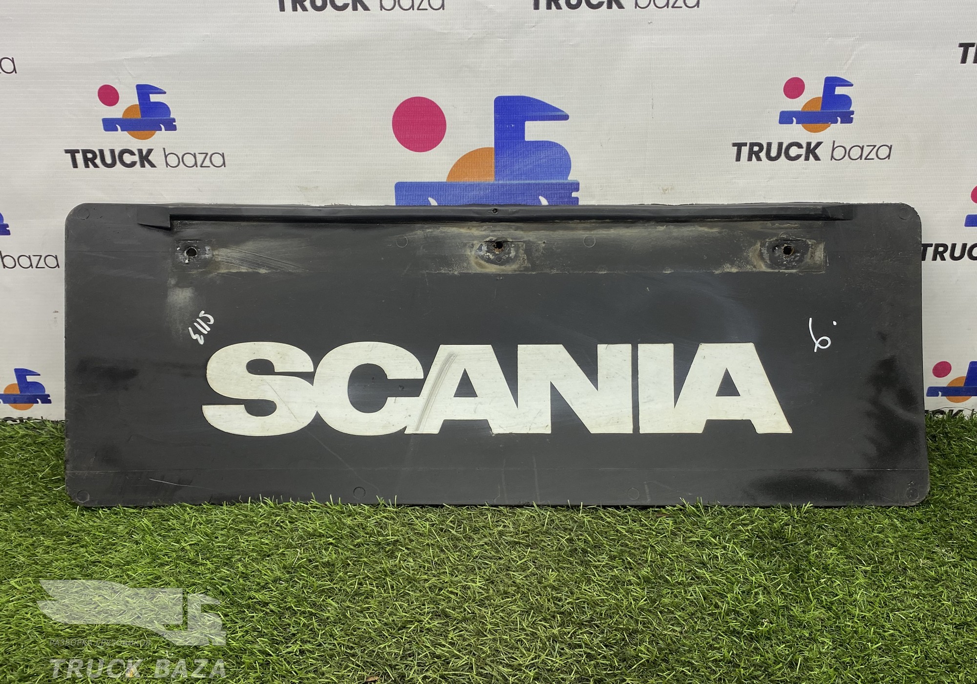 1517792 Брызговик заднего крыла с эмблемой