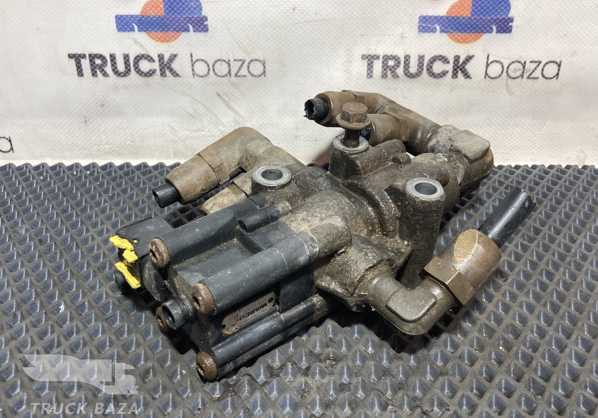 2158373 Клапан ускорительный