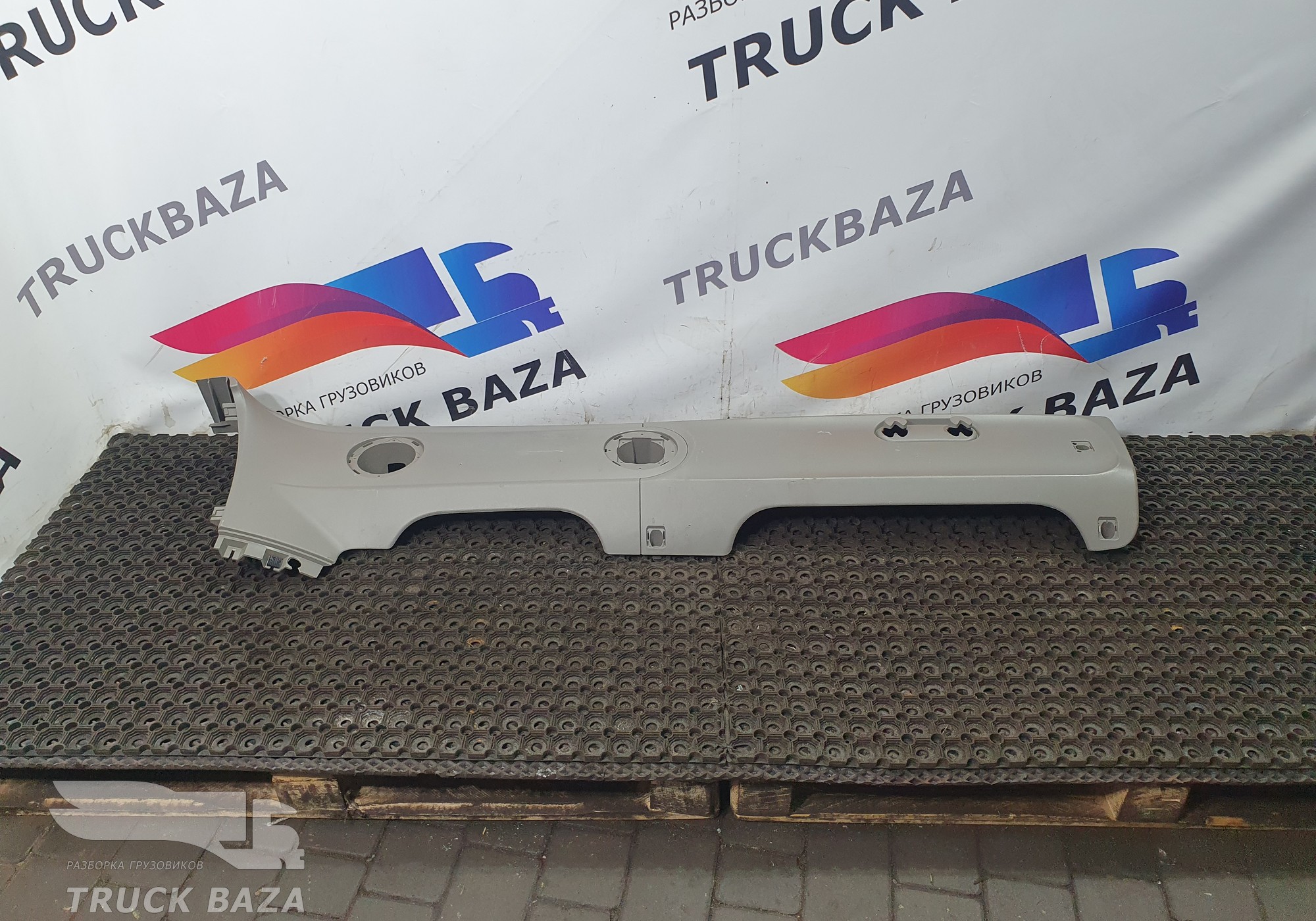 1652647 Накладка панели приборов для Daf XF105 (с 2005)