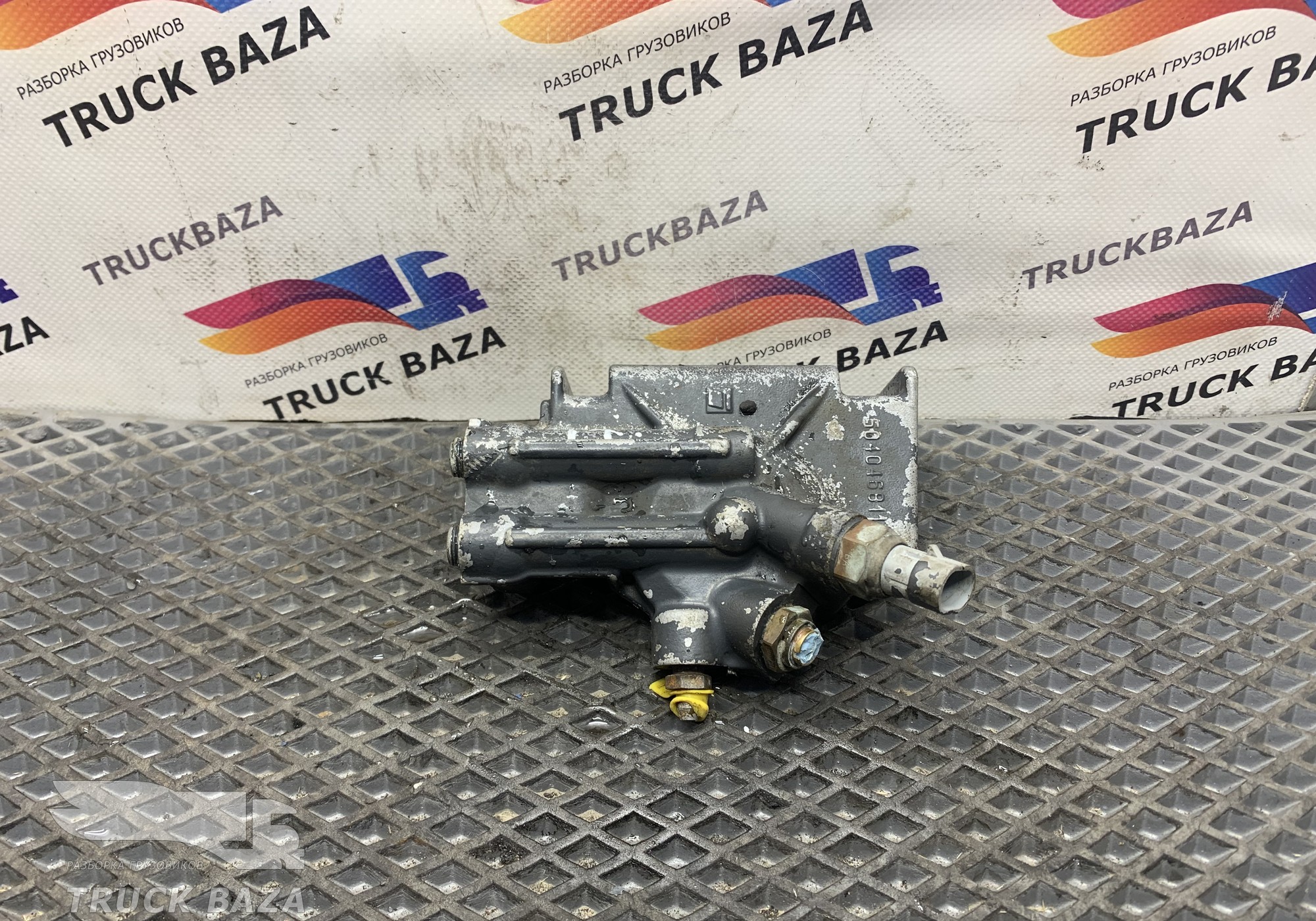 504046811 Кронштейн топливного фильтра для Iveco Eurotrakker