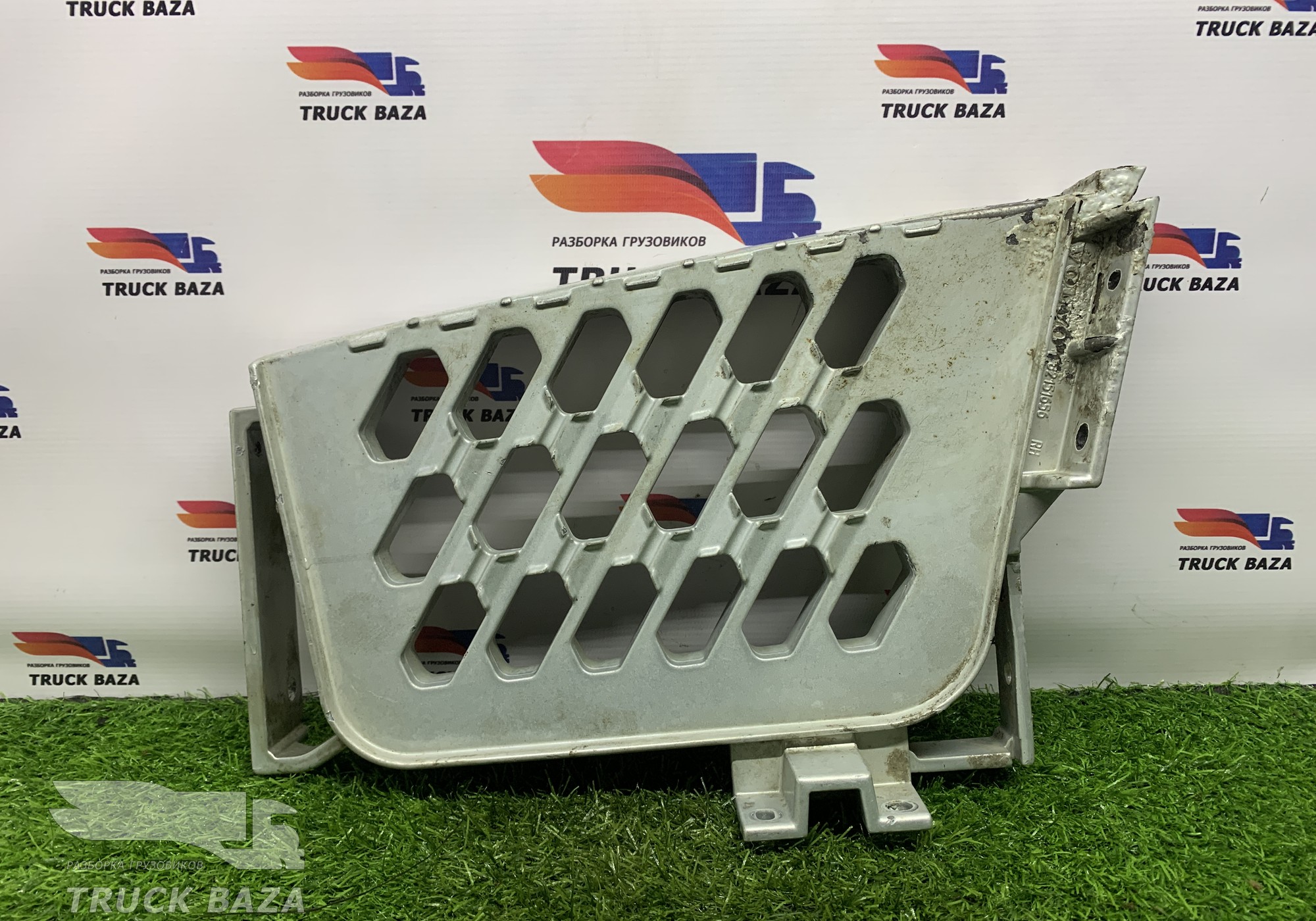 82151656 Подножка кабины правая для Volvo FH 4 (с 2012)