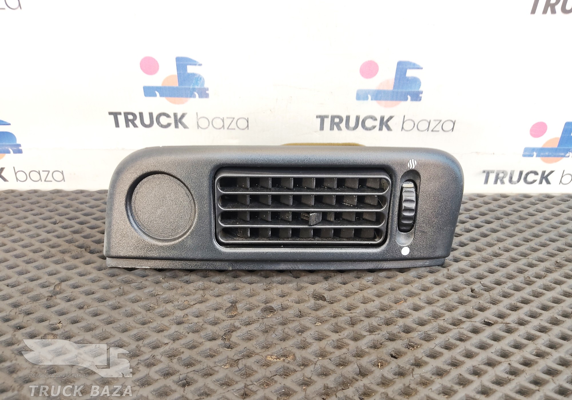 1308507 Дефлектор воздушный правый для Daf XF105 (с 2005)