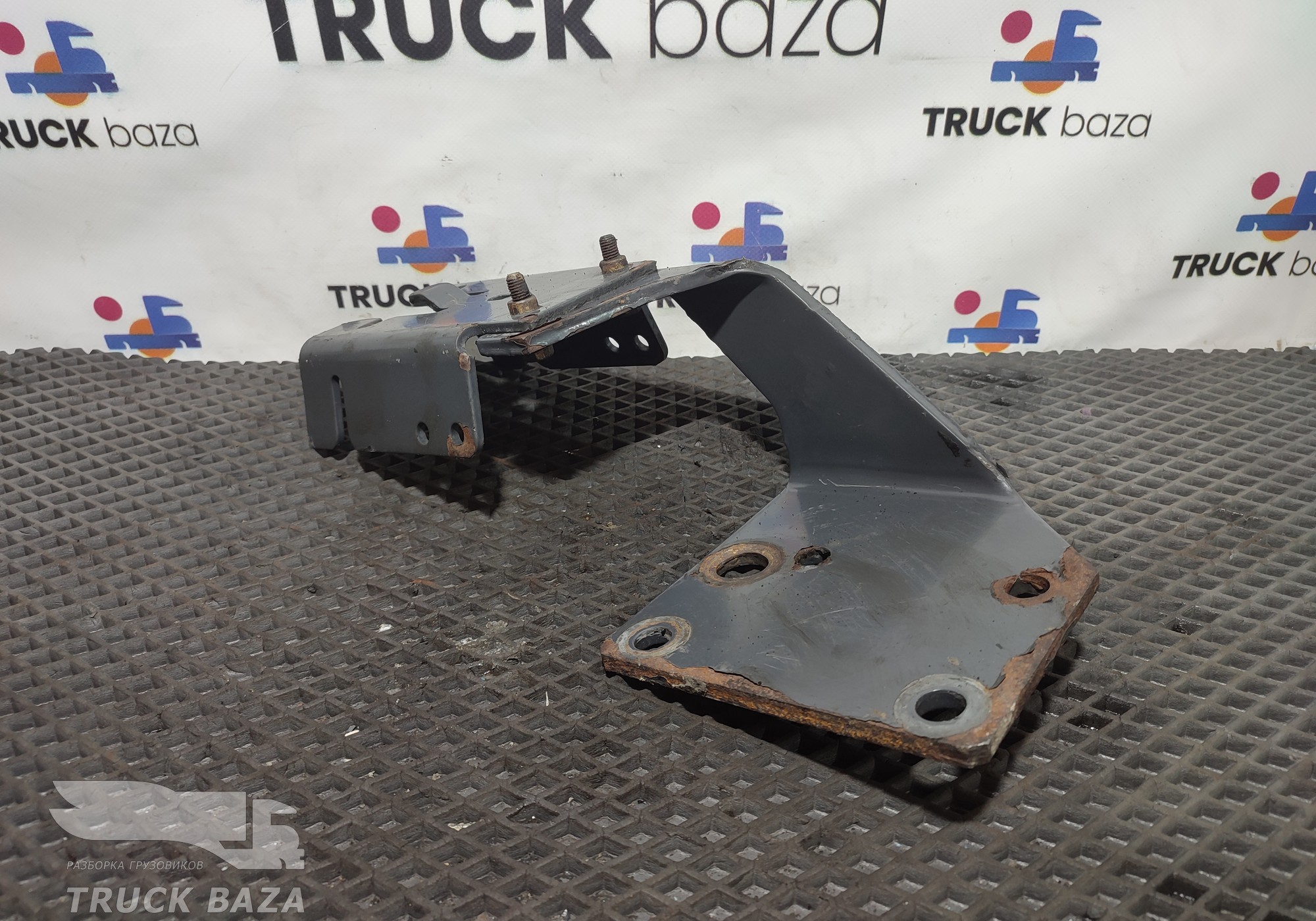 7420831827 Кронштейн для Renault Premium II (с 2005 по 2013)