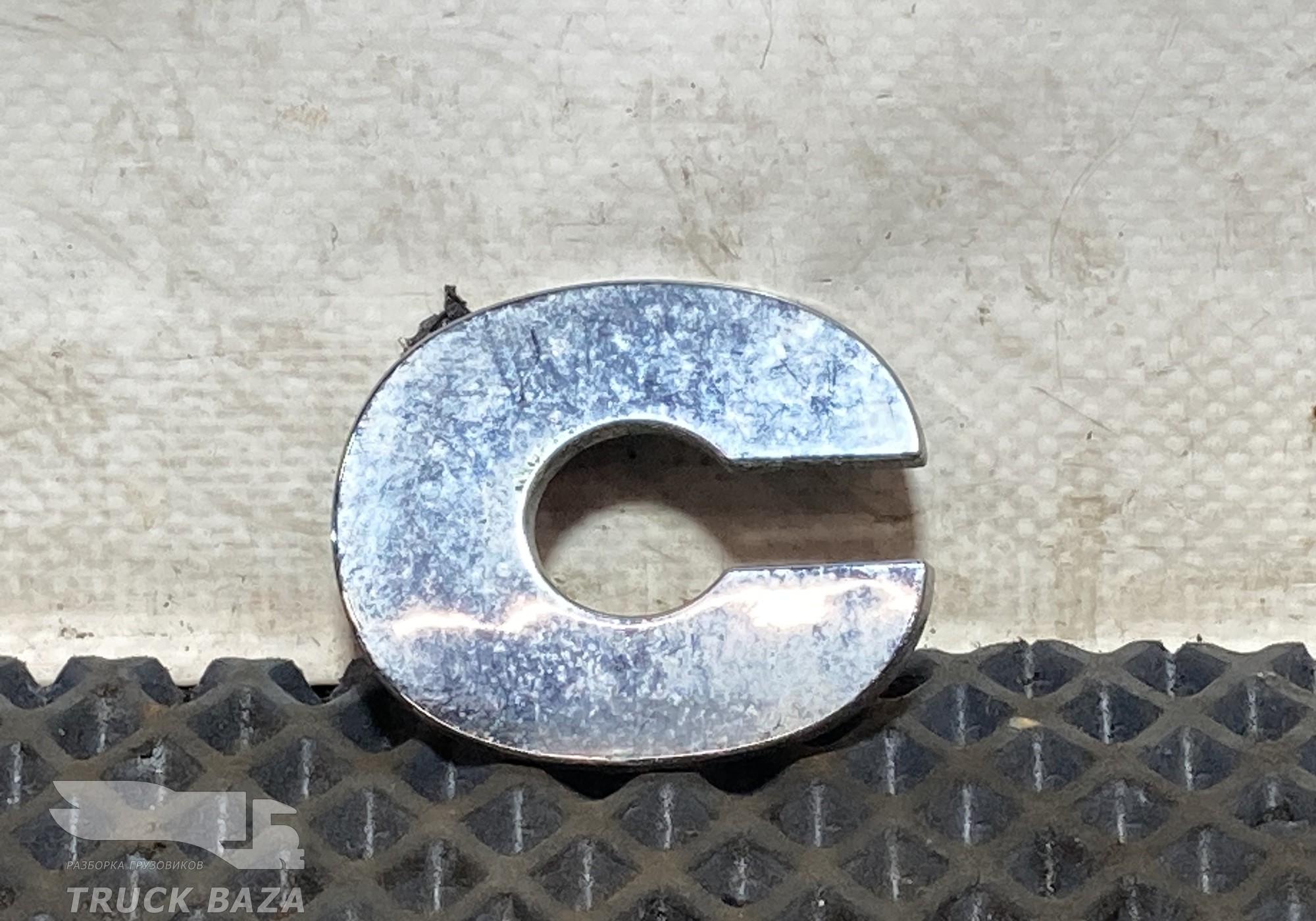 Эмблема буква C для Sinotruk Sitrak C7H