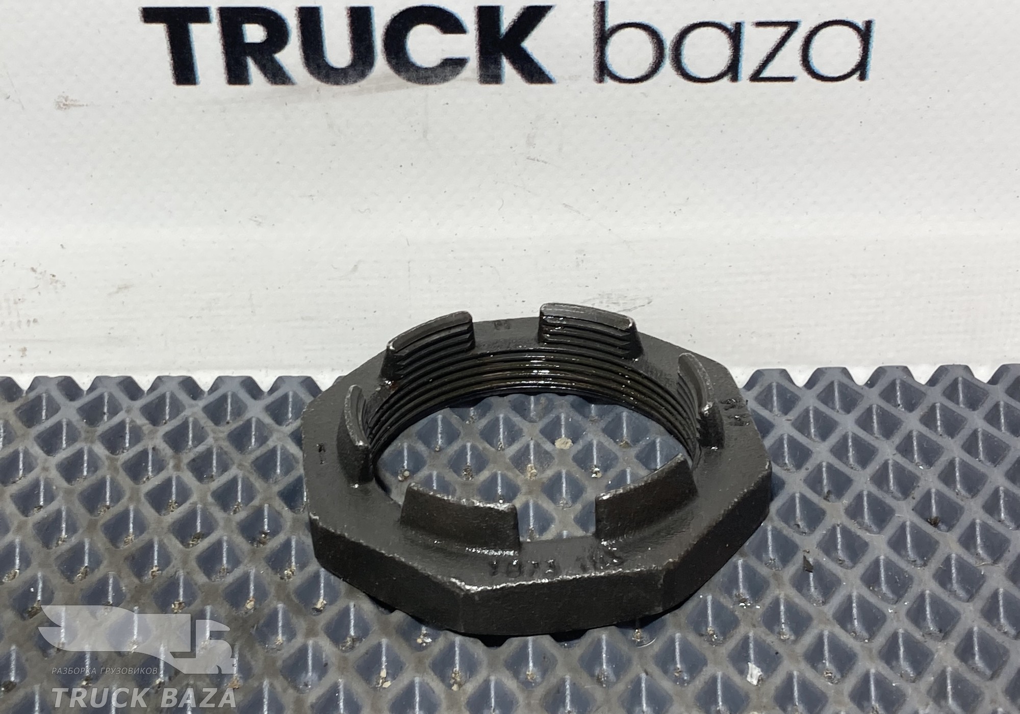 1873183 Гайка передней ступицы