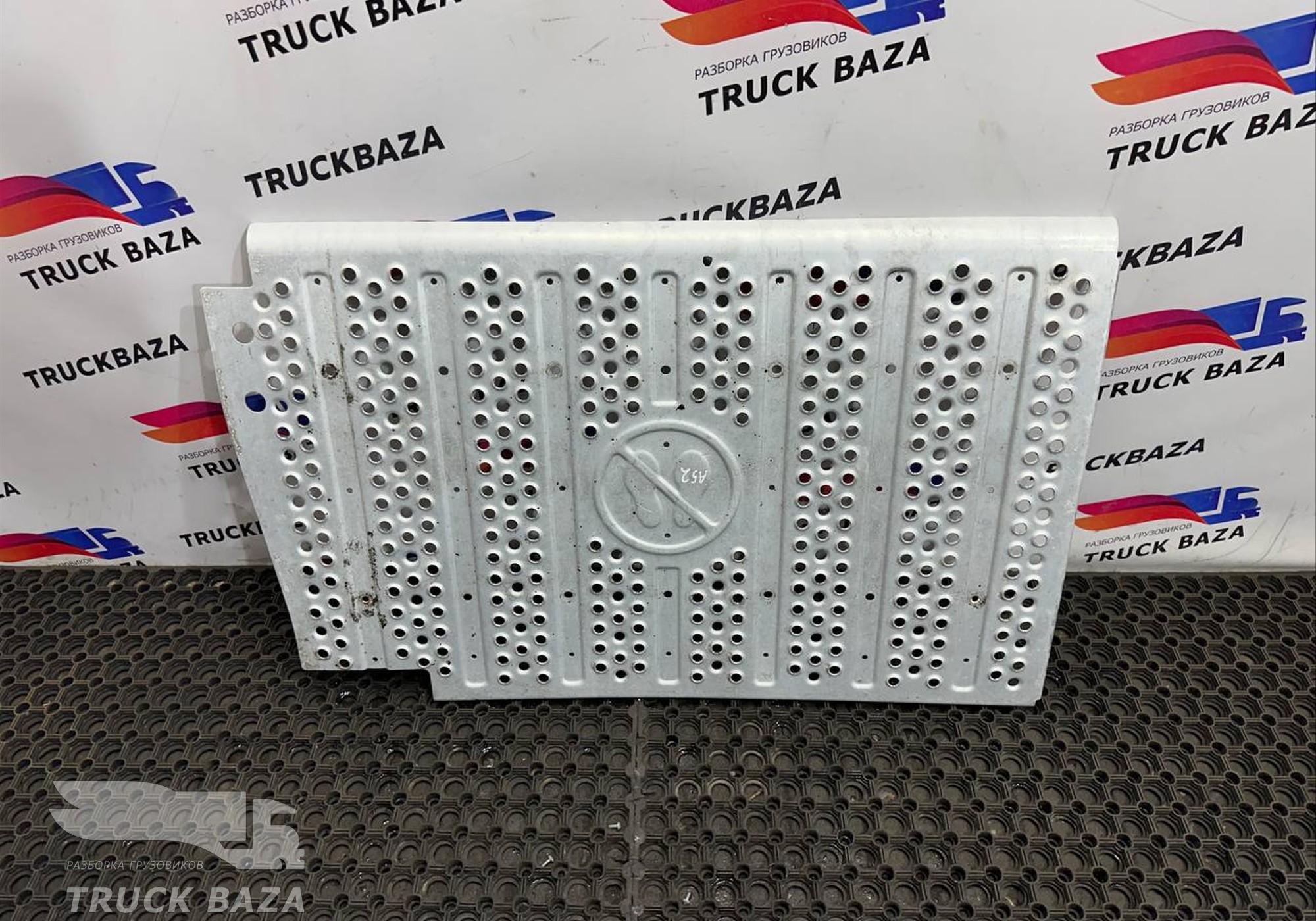 9604923930 Защита глушителя для Mercedes-Benz Actros New Actros MP4 (с 2011)