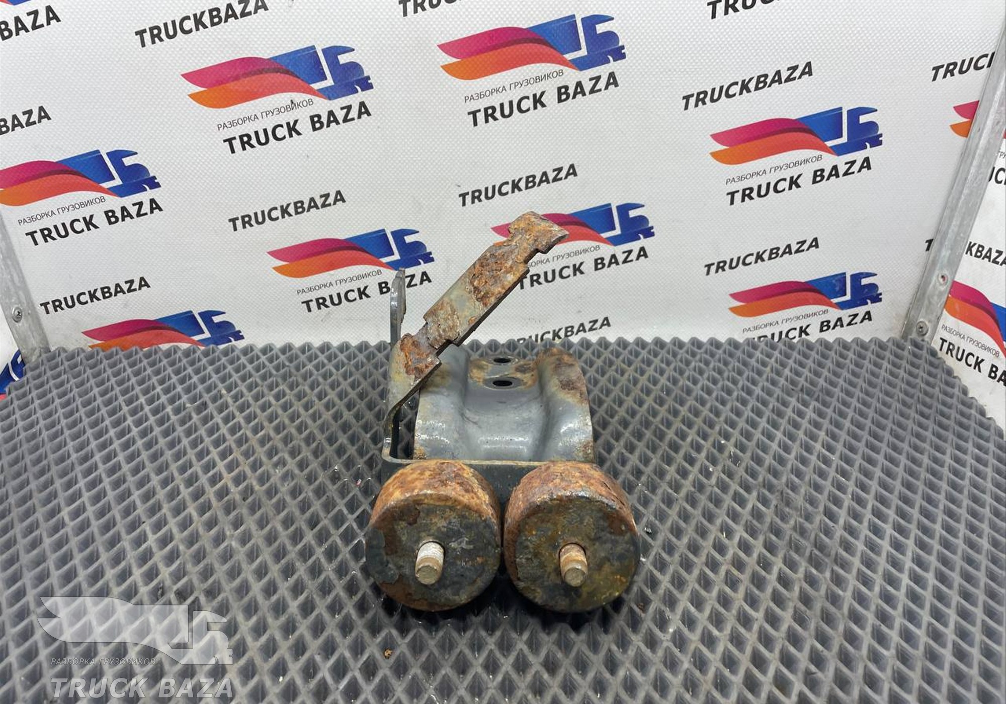 0221438 Кронштейн радиатора охлаждения для Daf XF105 (с 2005)