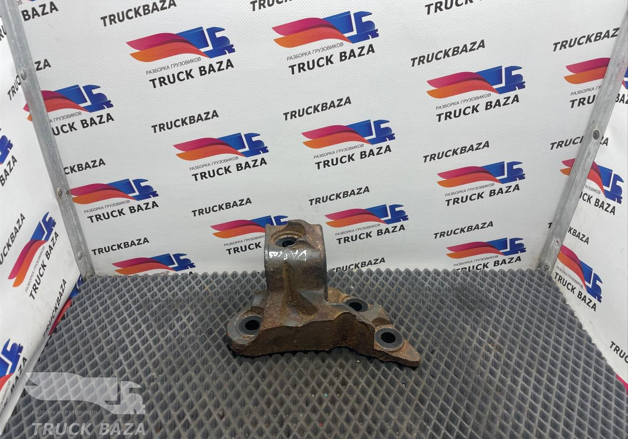 1670903 Кронштейн двигателя задний правый для Daf XF105 (с 2006 по 2020)