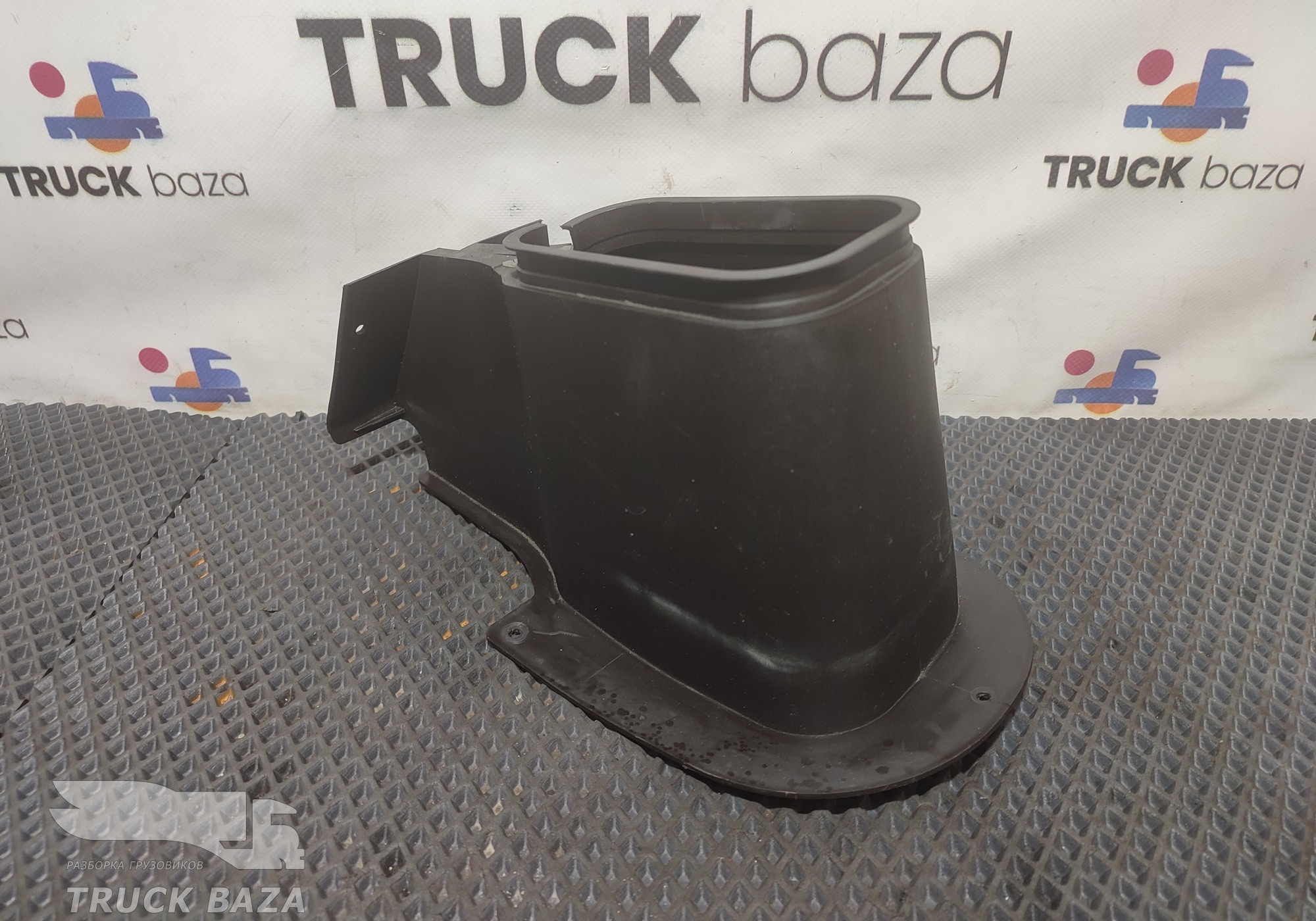 549013449015 Кожух рулевой колонки для КАМАЗ 54901